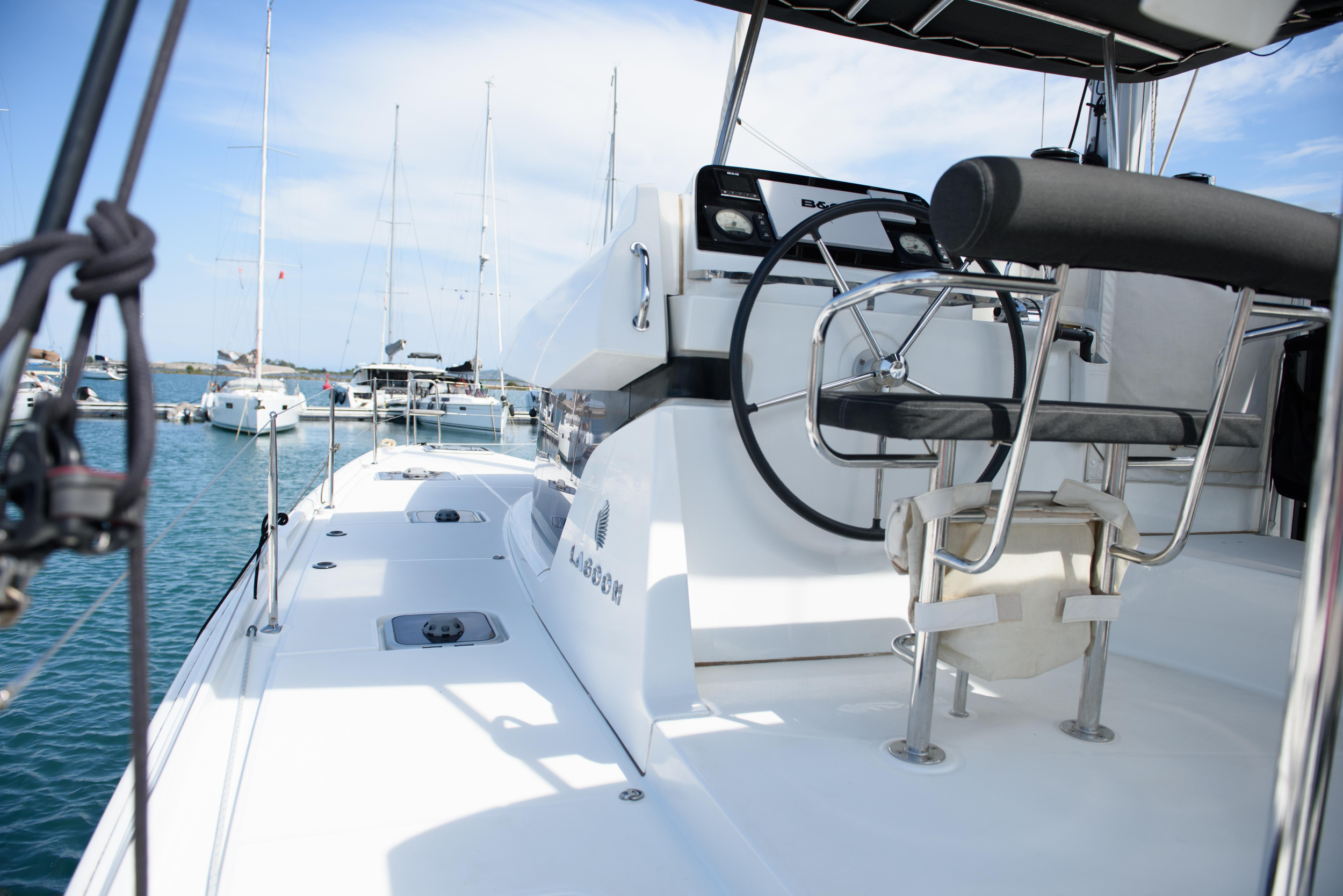 Lagoon 42 — photo 18