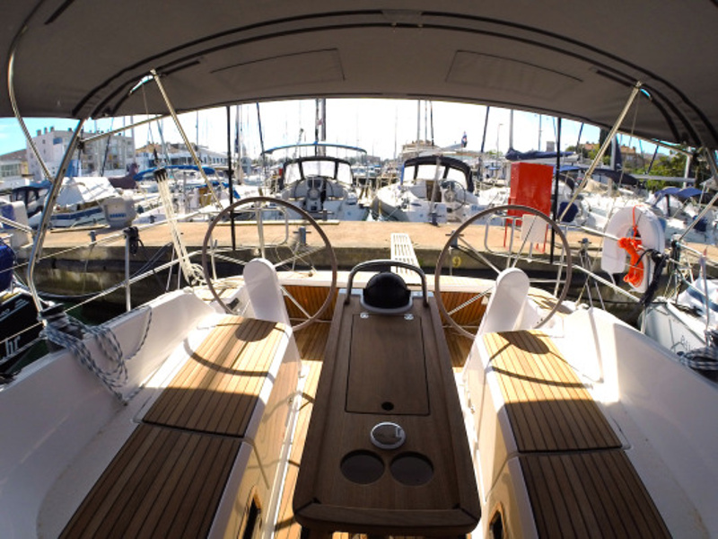 Bavaria Cruiser 37 — photo 10