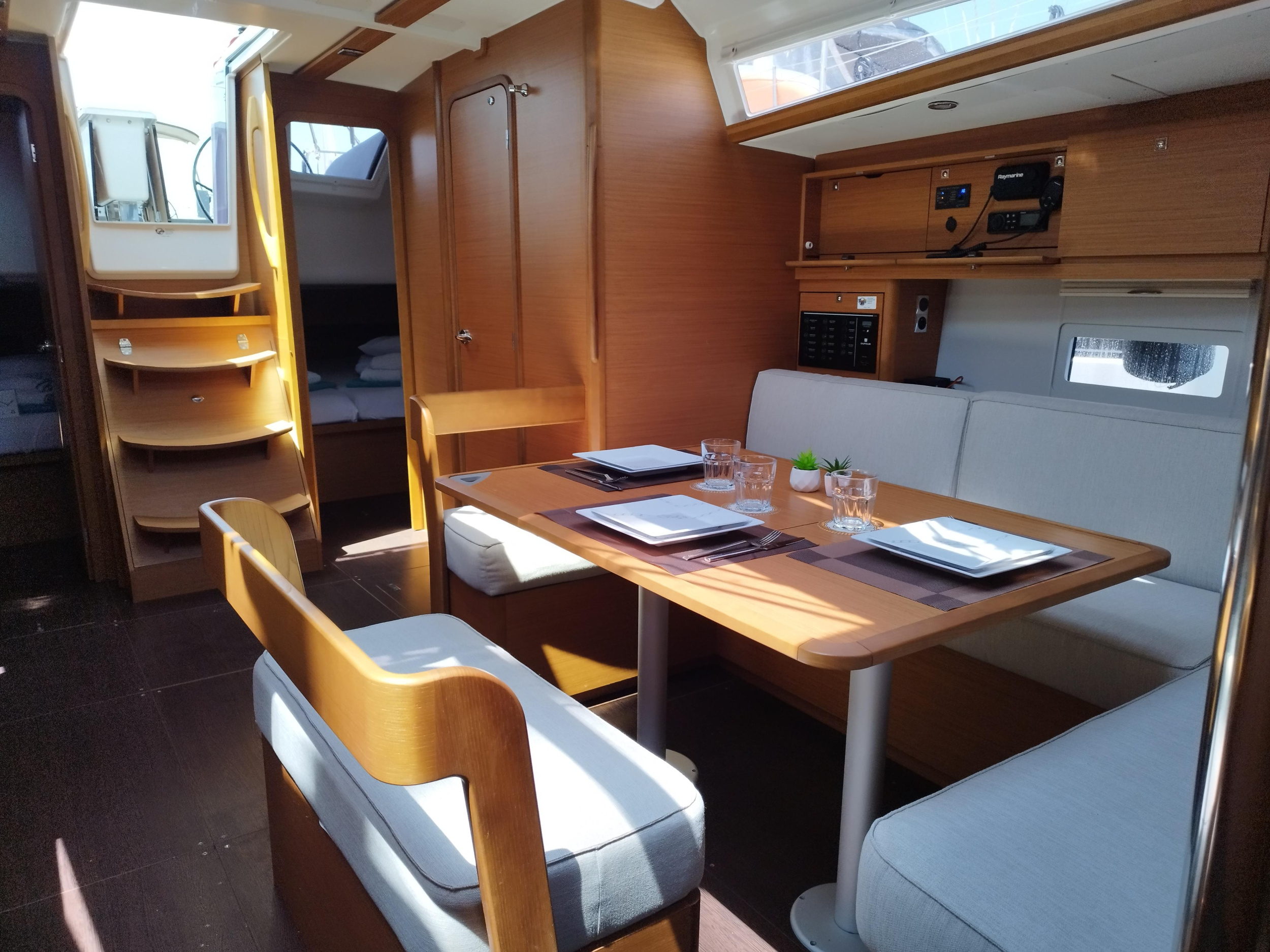 Dufour 430 Grand Large — photo 15