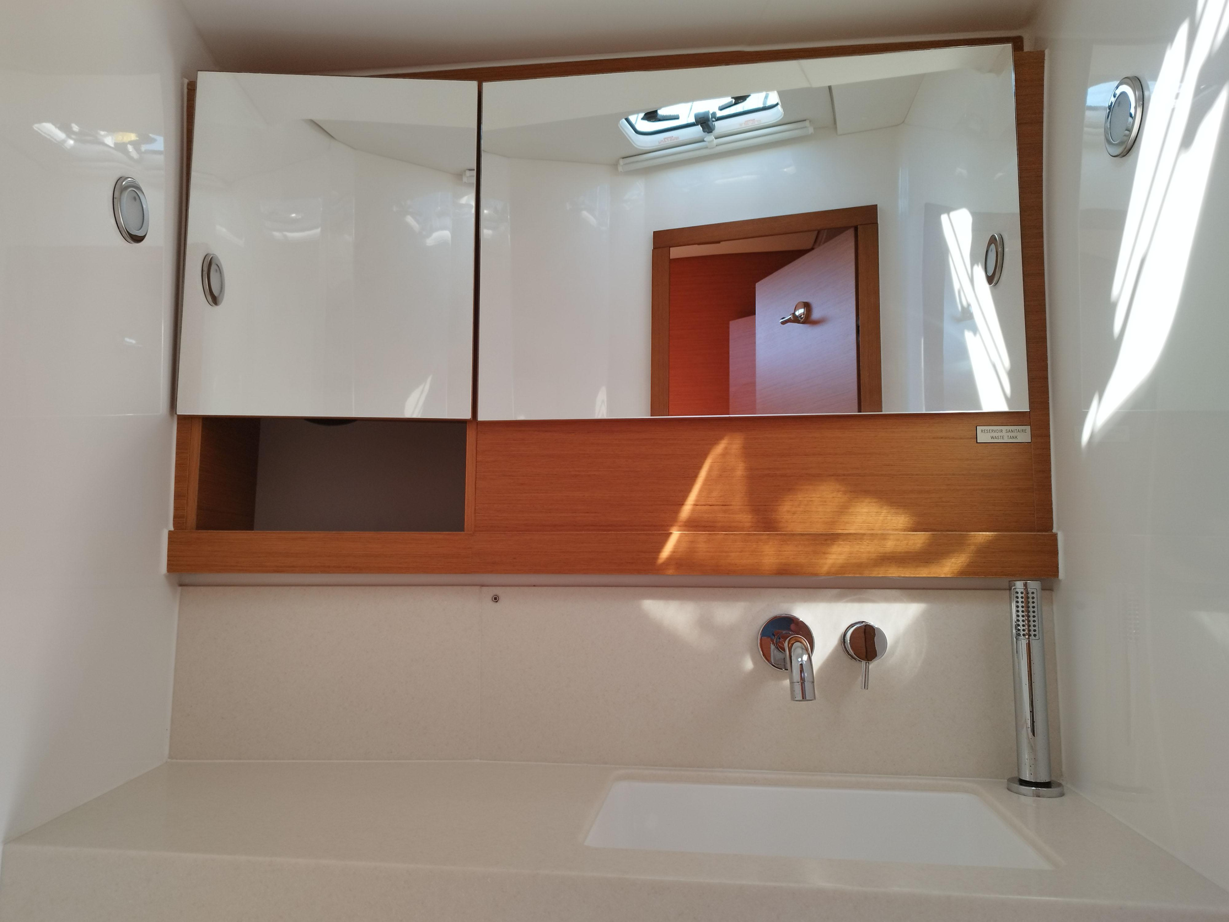 Dufour 530 Owner's version — photo 2