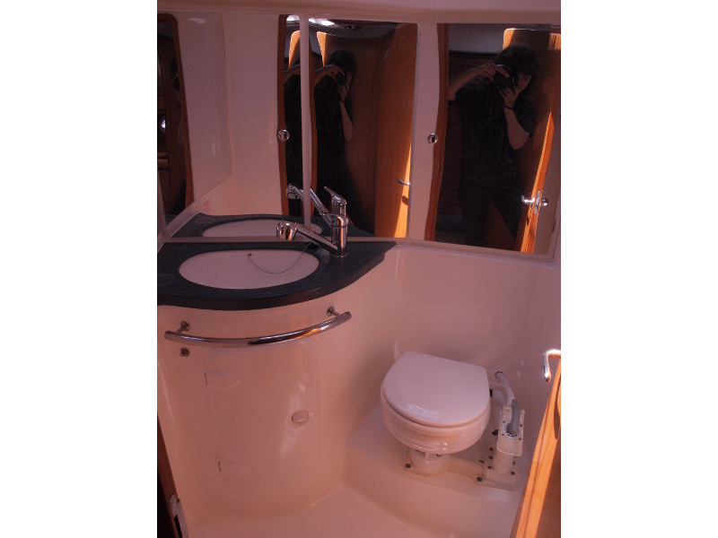 Bavaria 42 — photo 2