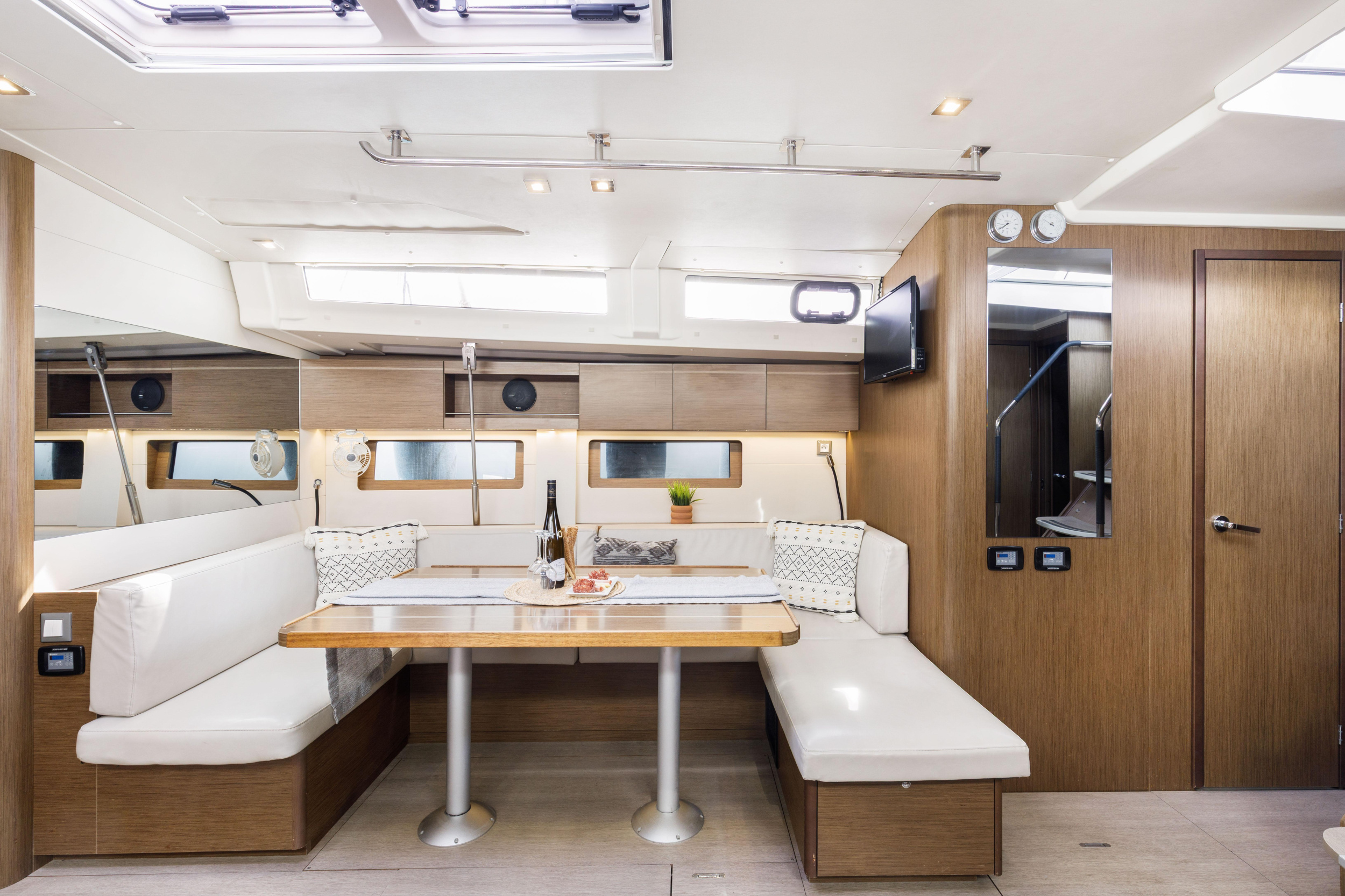 Oceanis 51.1 — photo 2