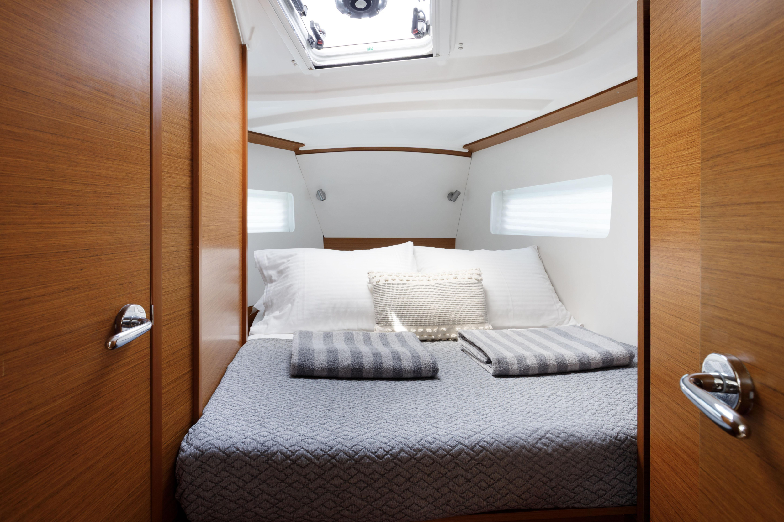 Sun Odyssey 380 — photo 9
