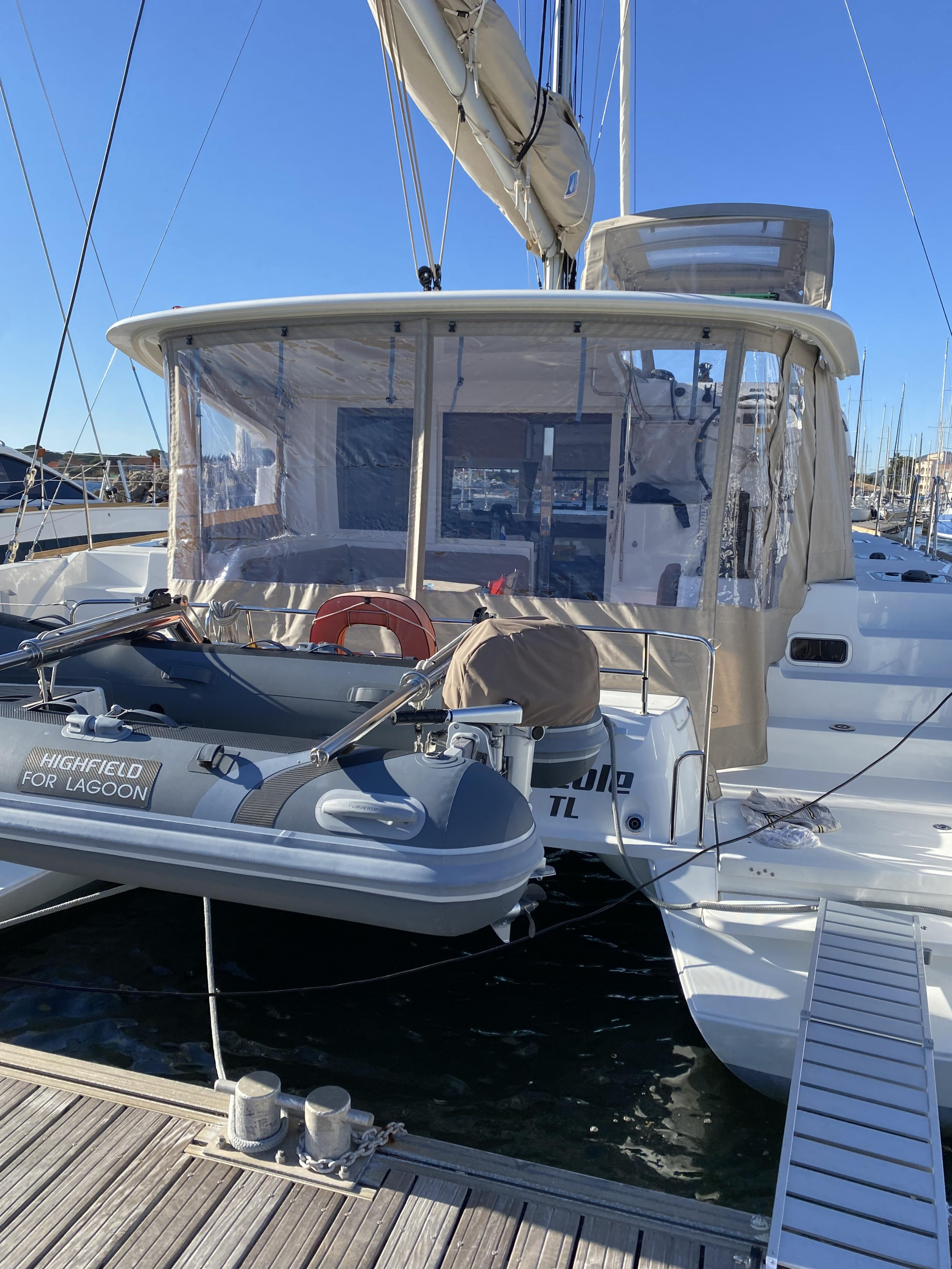 Lagoon 40 — photo 5
