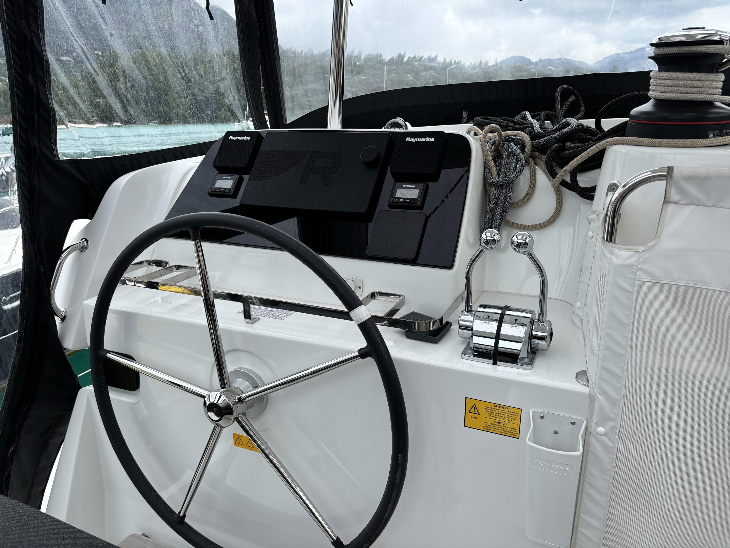 Lagoon 42 — photo 11