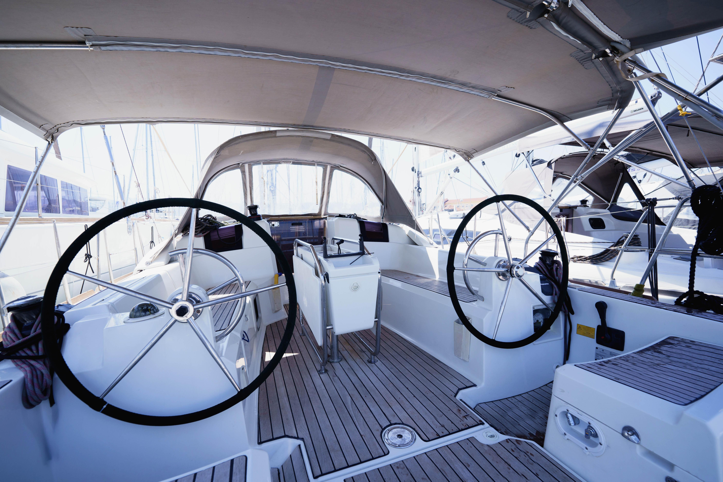 Jeanneau Sun Odyssey 379 — photo 18