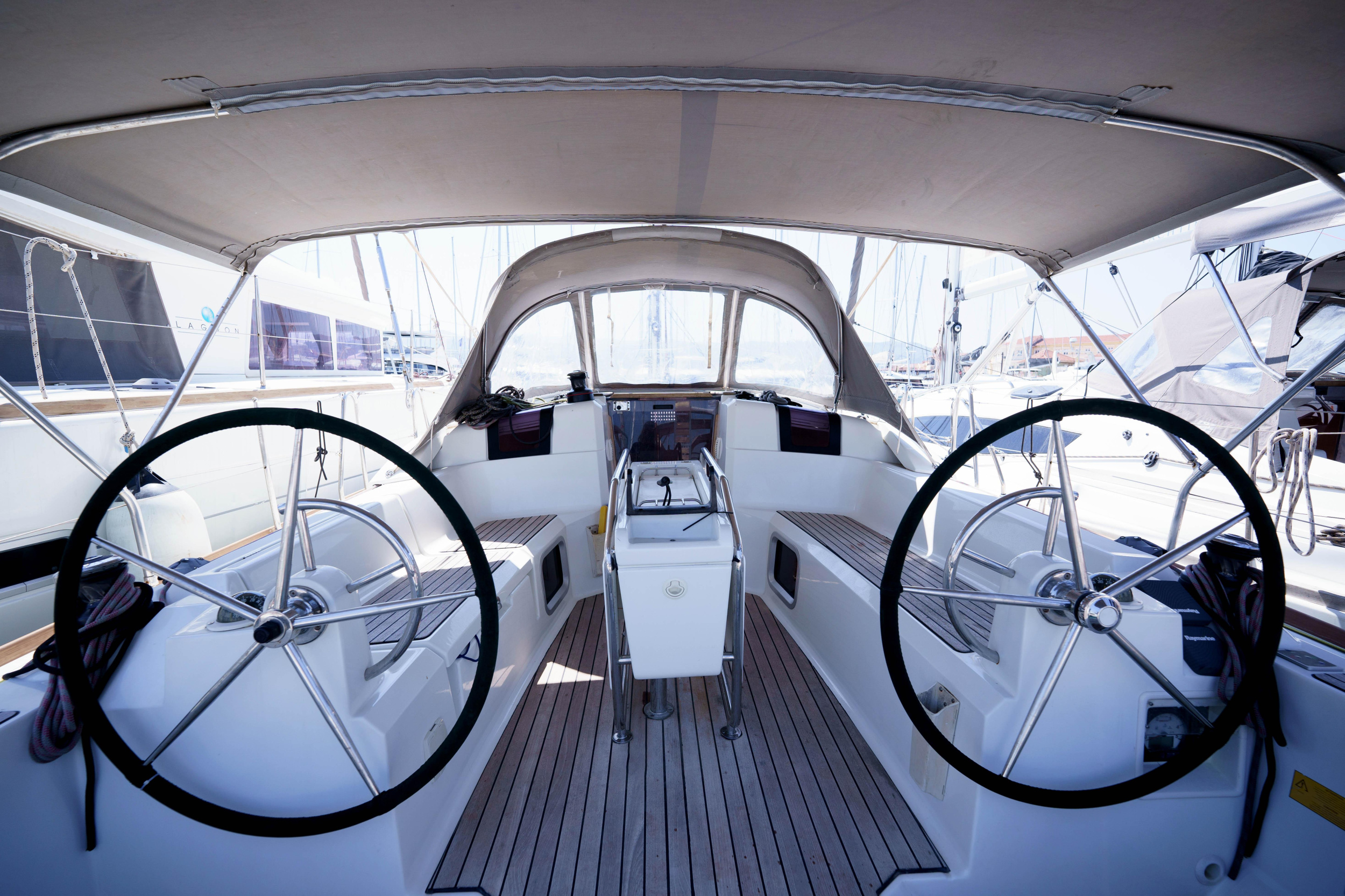 Jeanneau Sun Odyssey 379 — photo 32