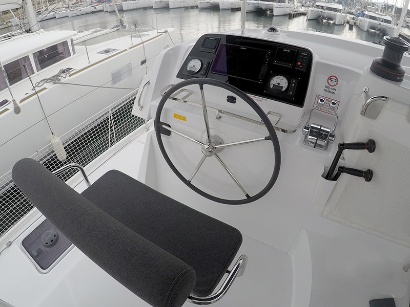 Lagoon 42 — photo 17