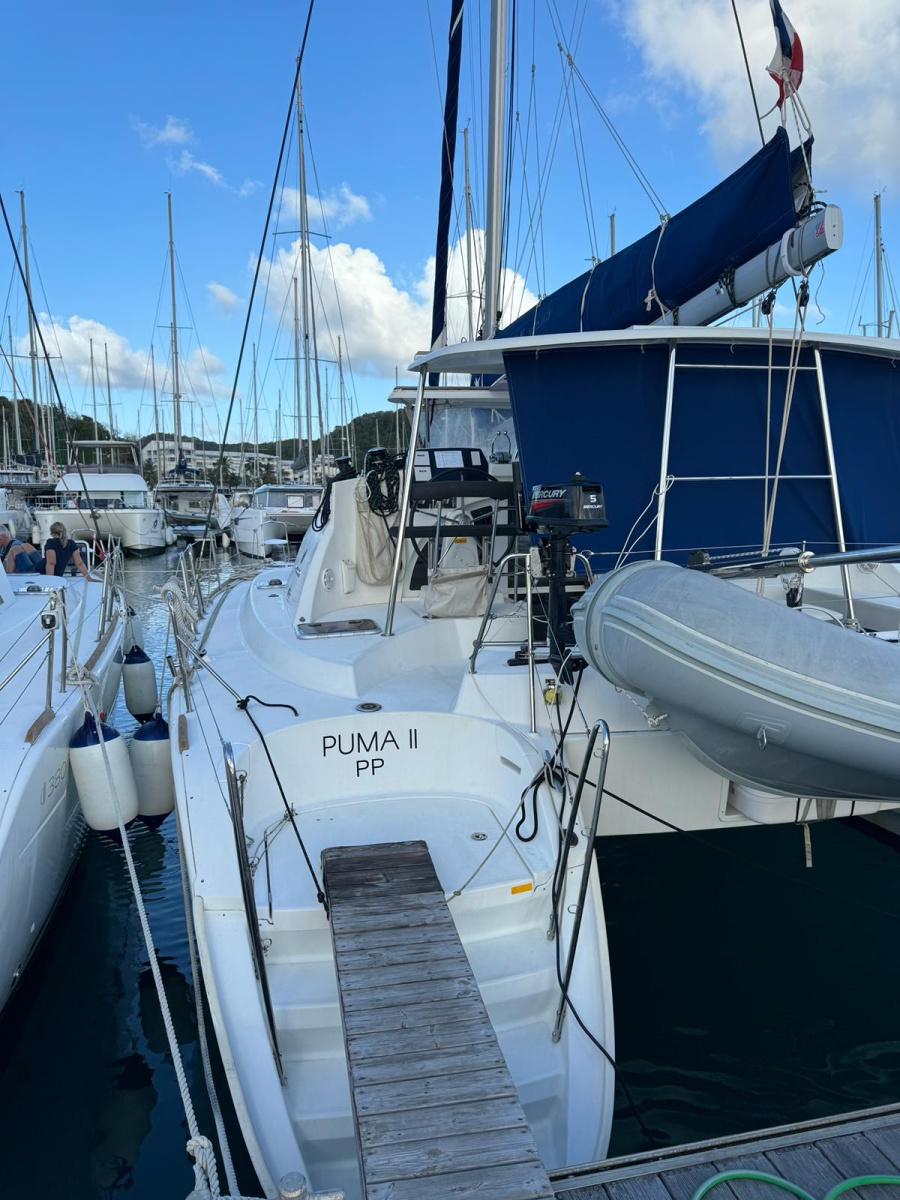Lagoon 380 — photo 5