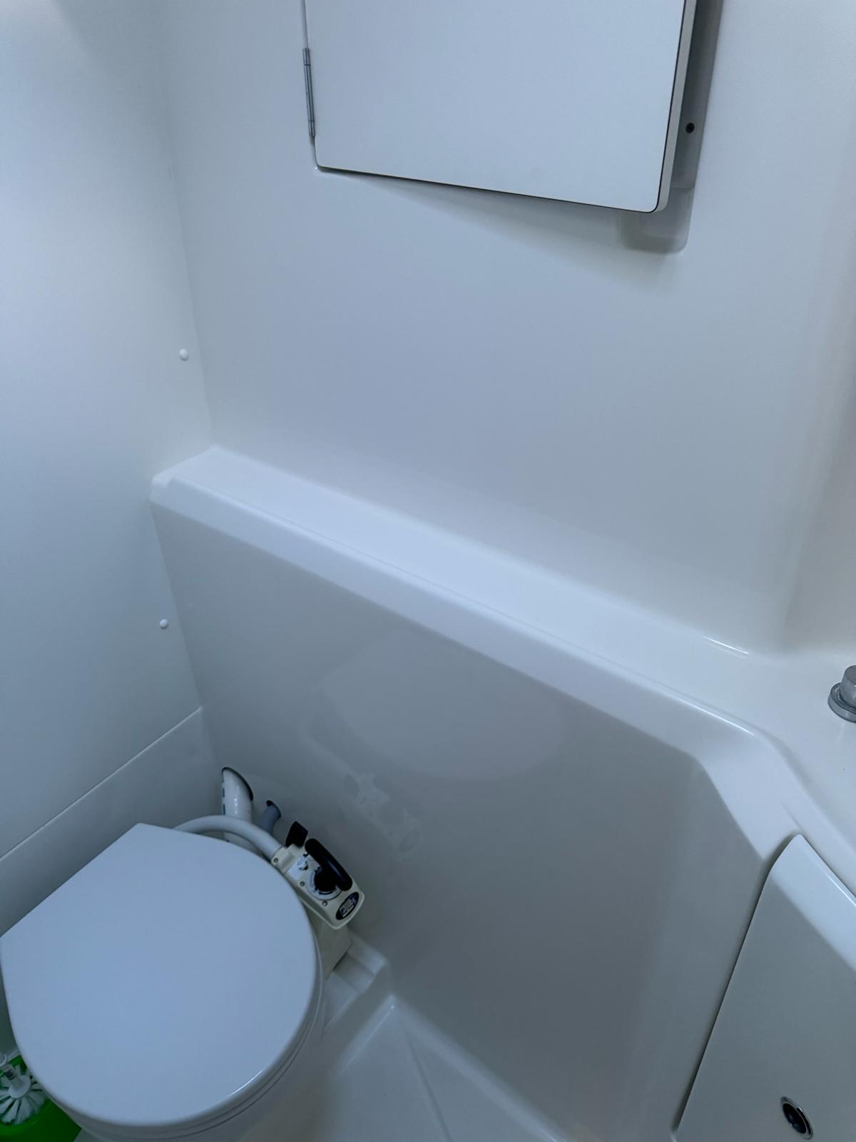 Lagoon 380 — photo 2