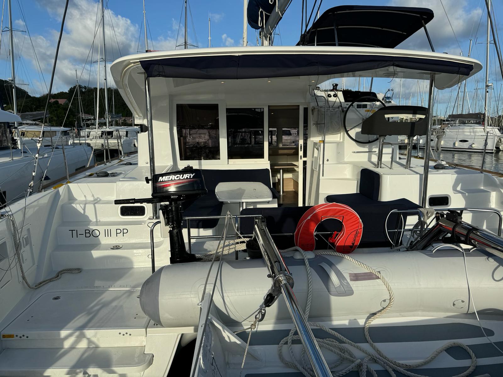 Lagoon 40 — photo 13