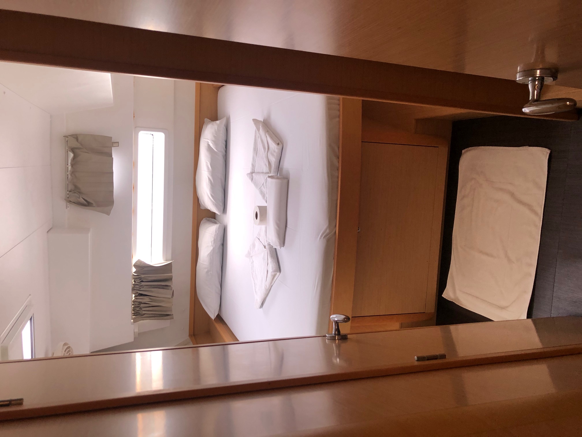 Lagoon 42 — photo 2
