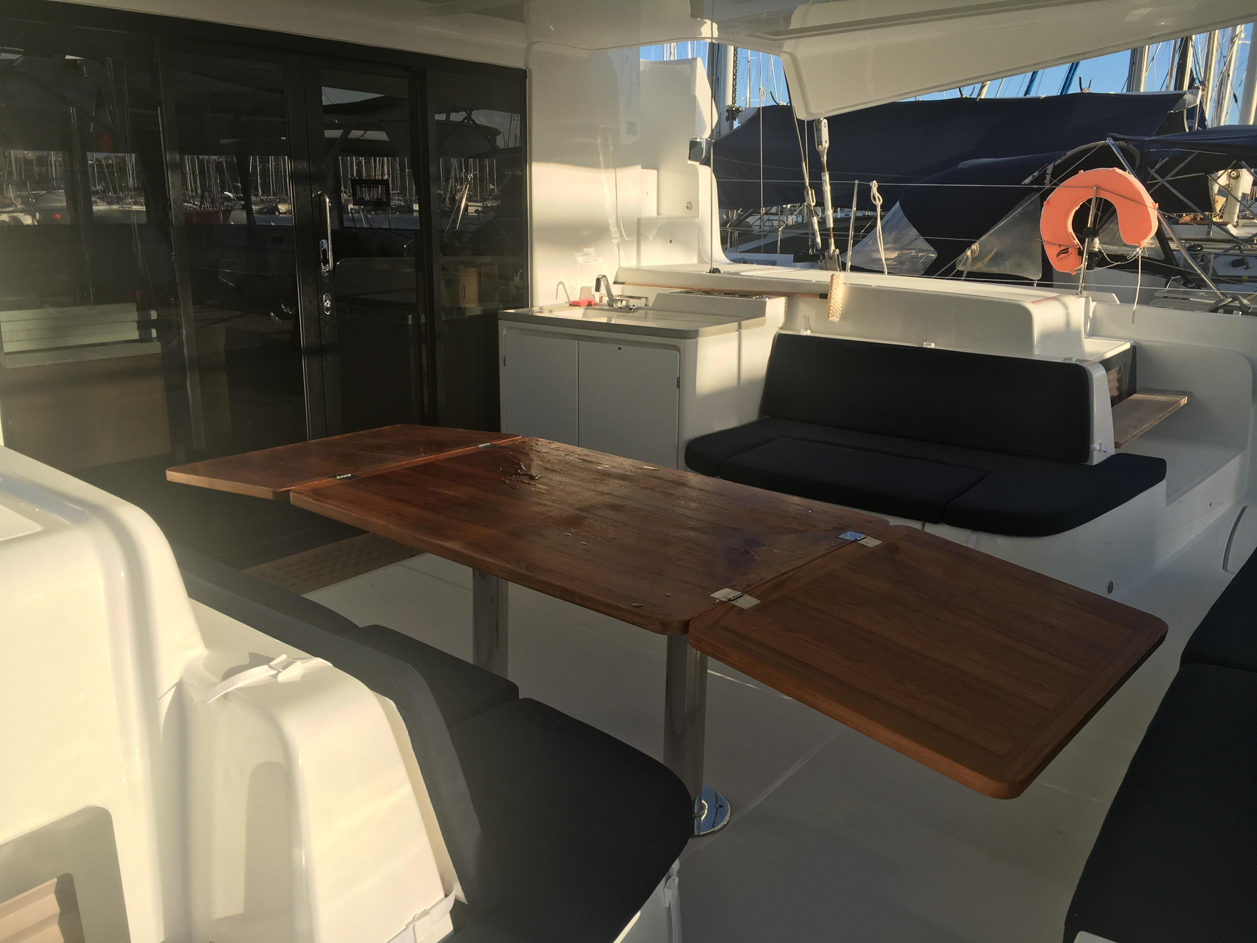 Lagoon 50 — photo 10