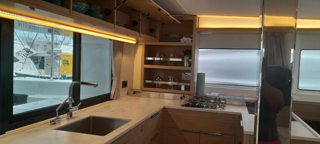 Lagoon 46 — photo 2
