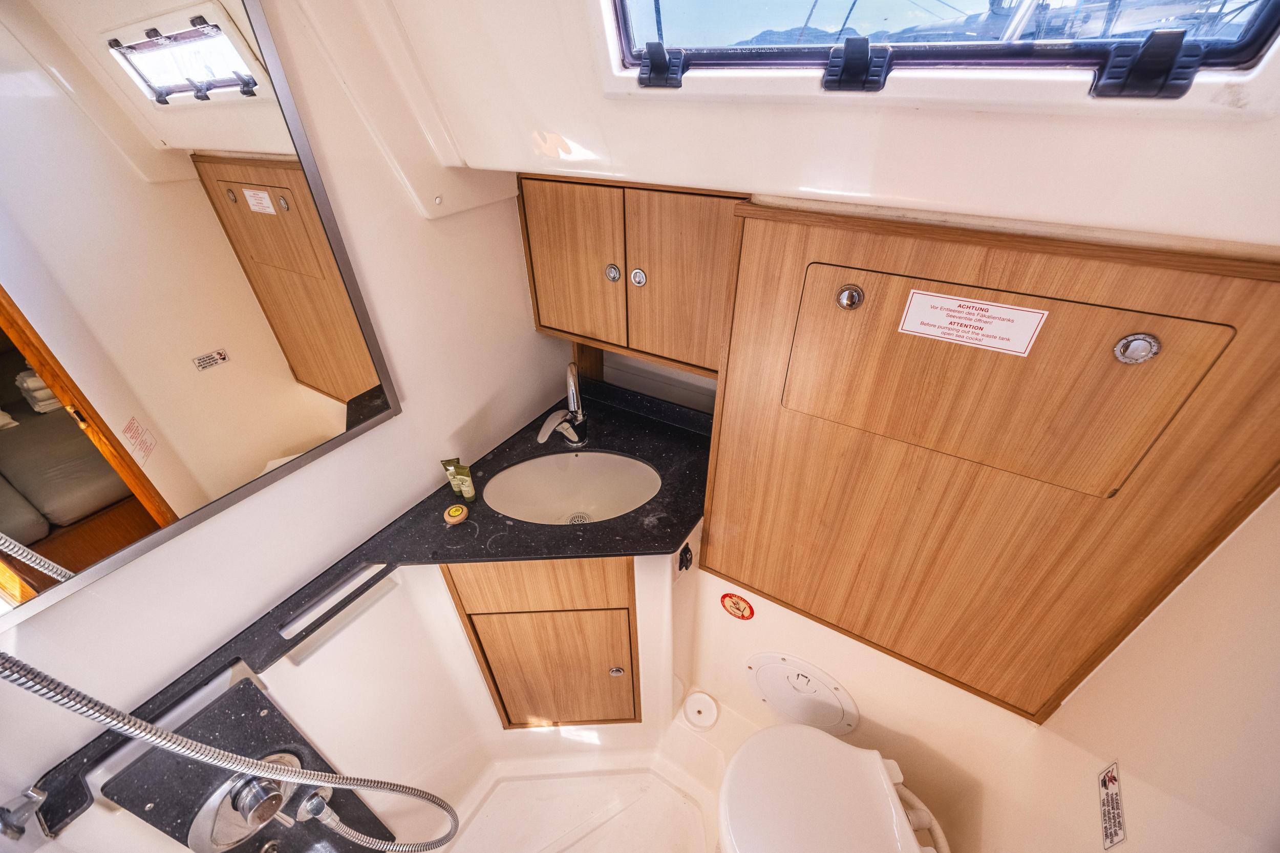 Bavaria 45 Cruiser — photo 5