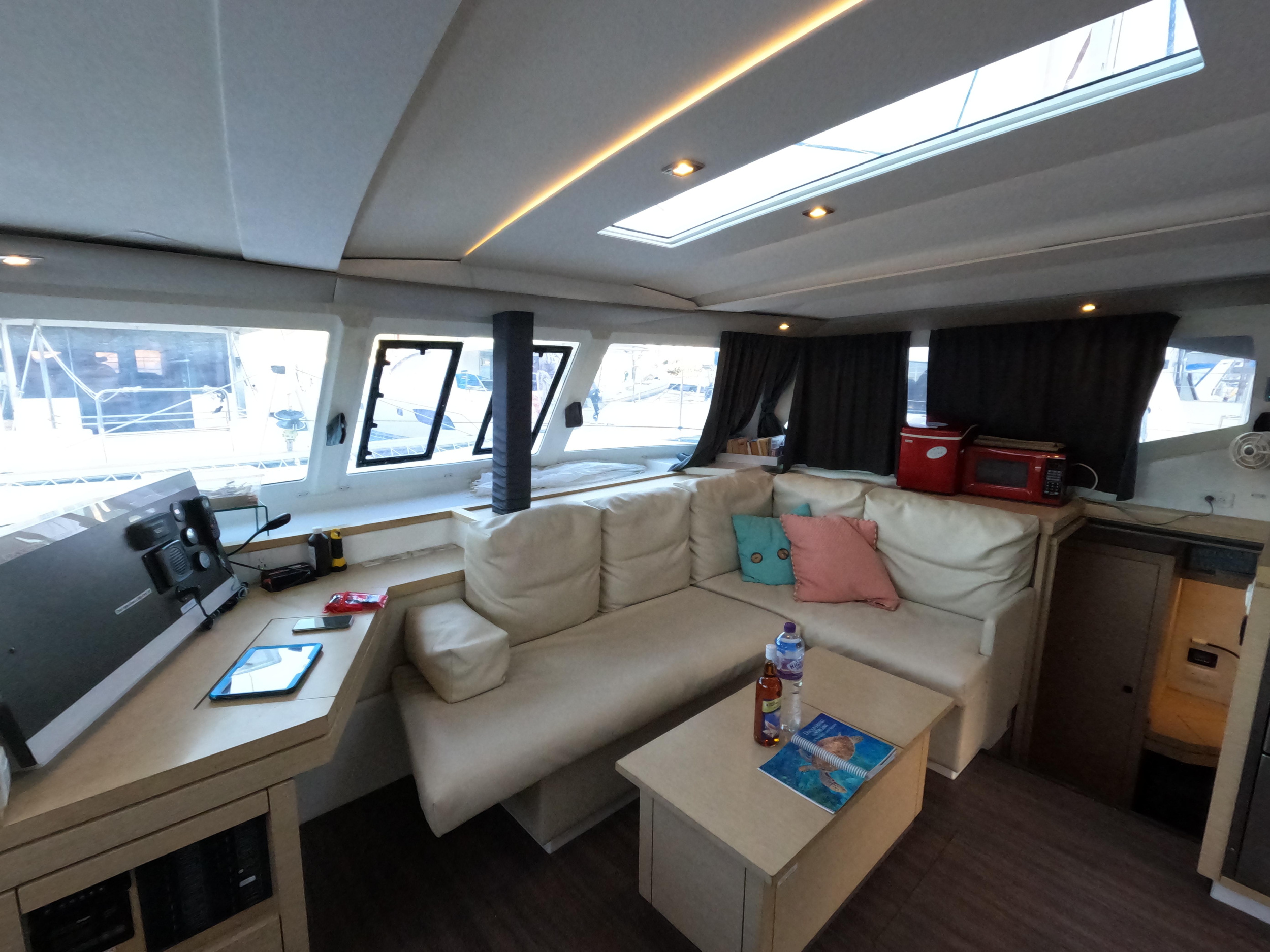 Fountaine Pajot Lucia 40 — photo 2