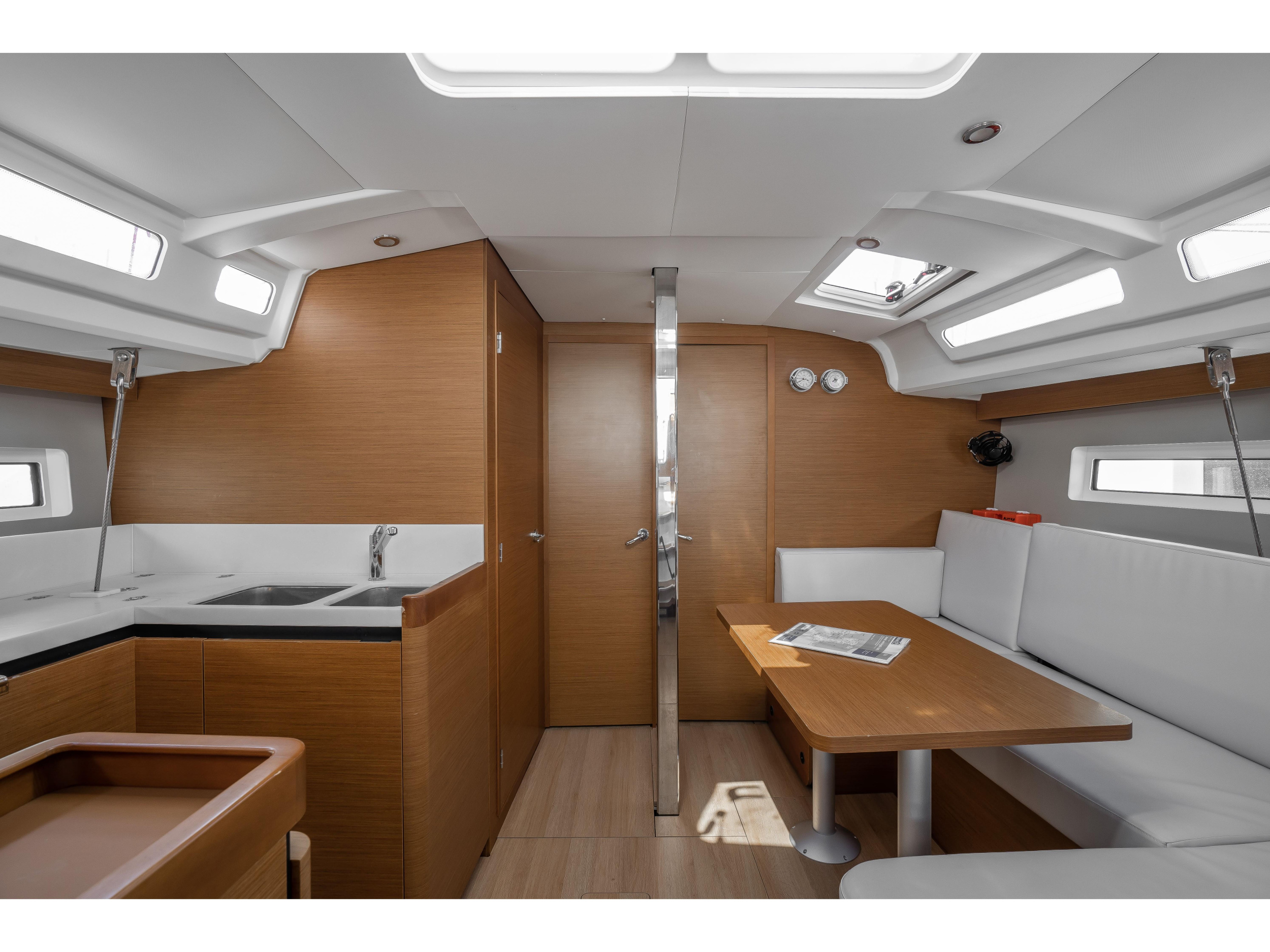 Sun Odyssey 440 — photo 2