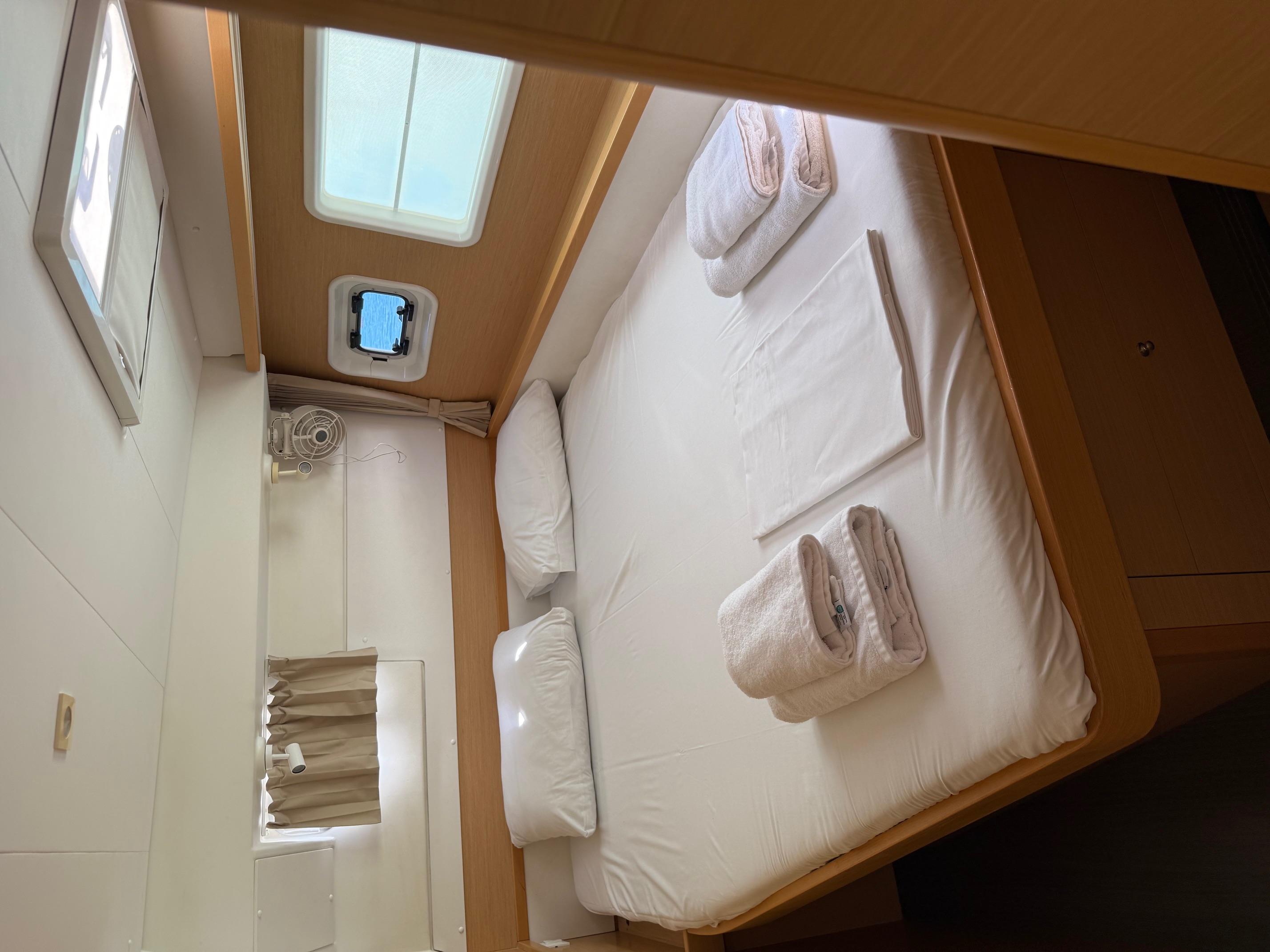 Lagoon 400 S2 — photo 3
