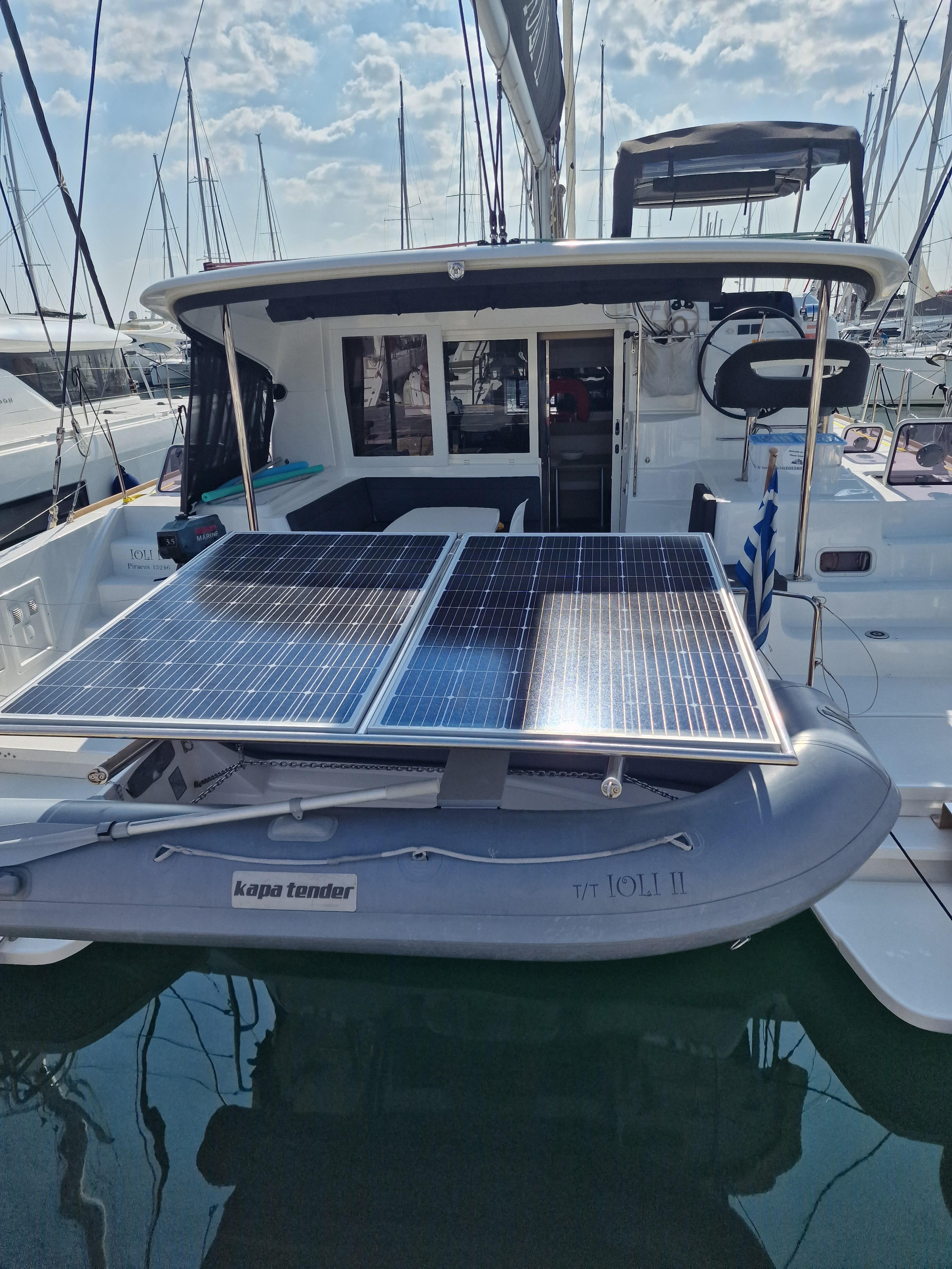 Lagoon 40 — photo 3