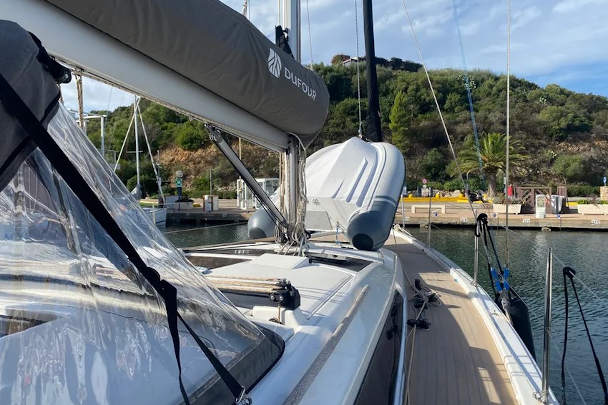 Dufour 390 (2023) — photo 11