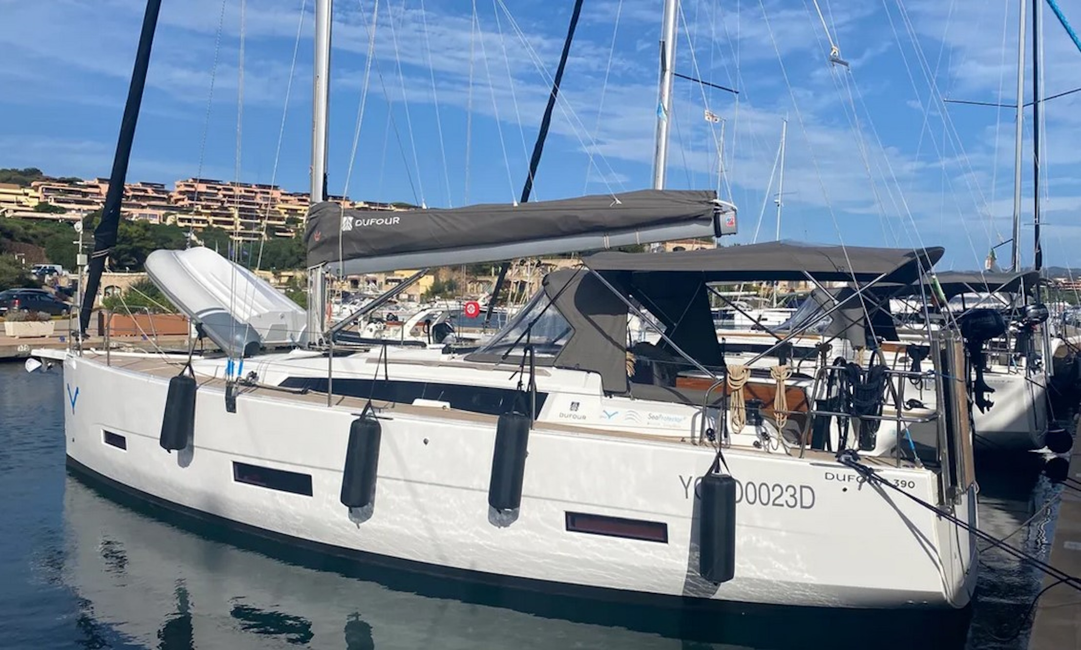 Dufour 390 (2023) — photo 15