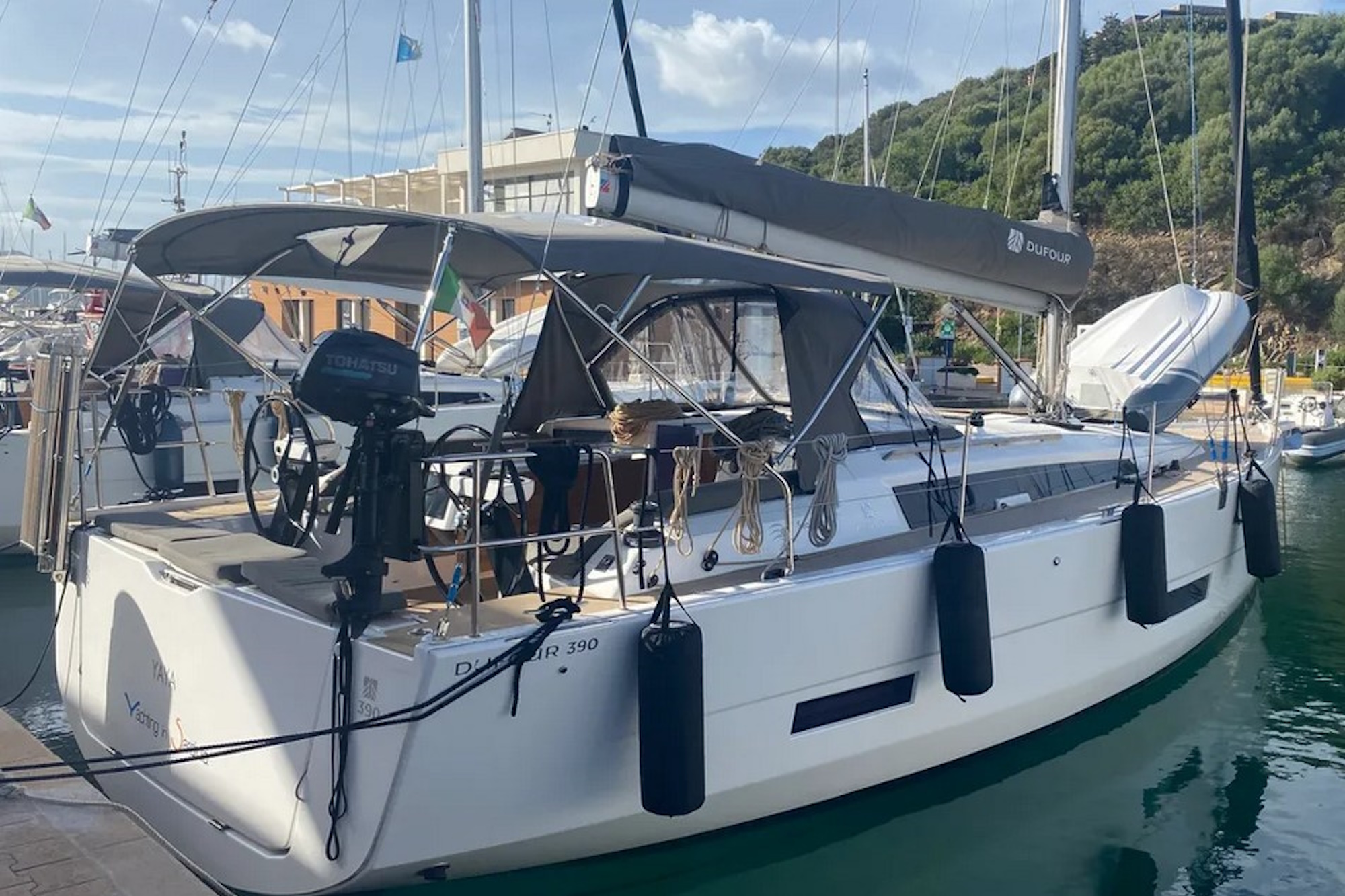 Dufour 390 (2023) — photo 12