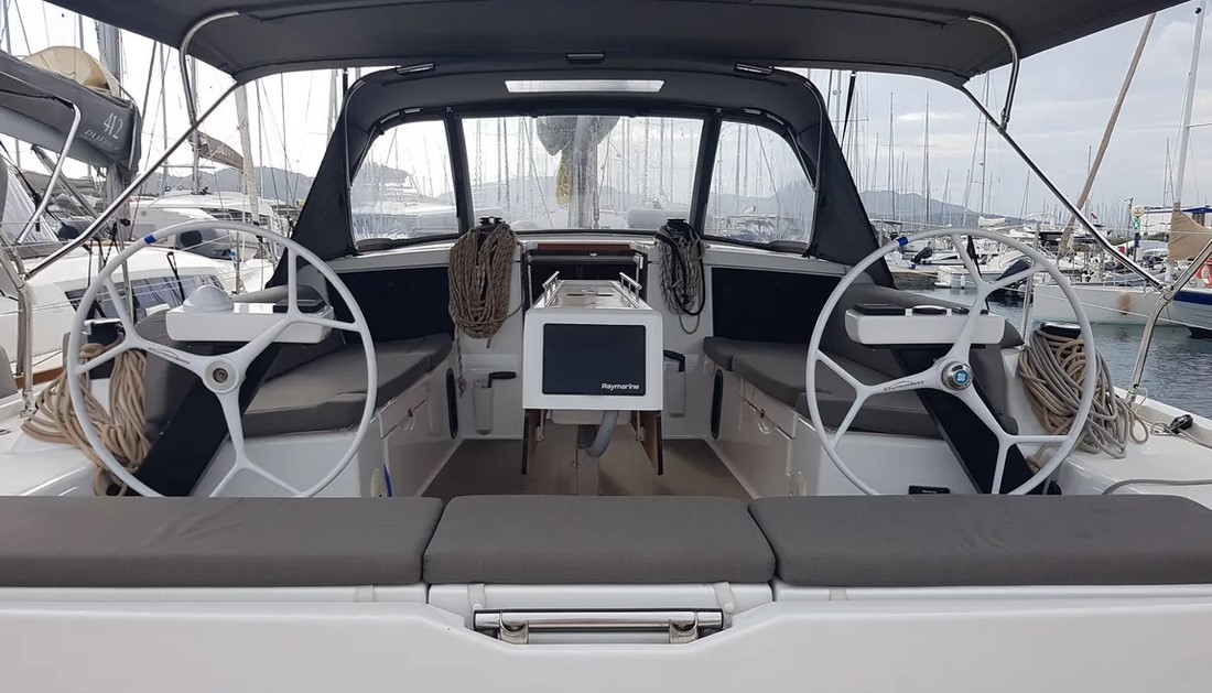 Dufour 430 Grand Large — photo 25