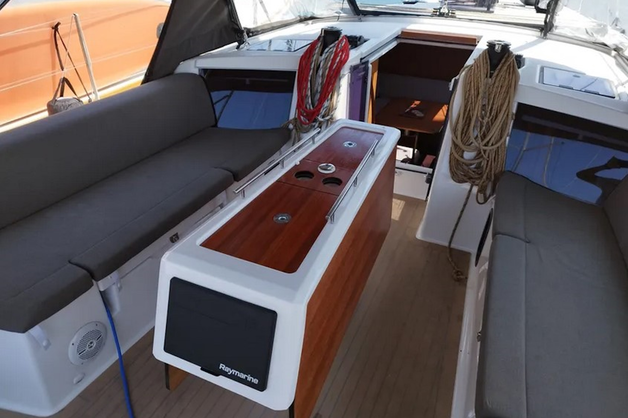 Dufour 430 Grand Large — photo 2