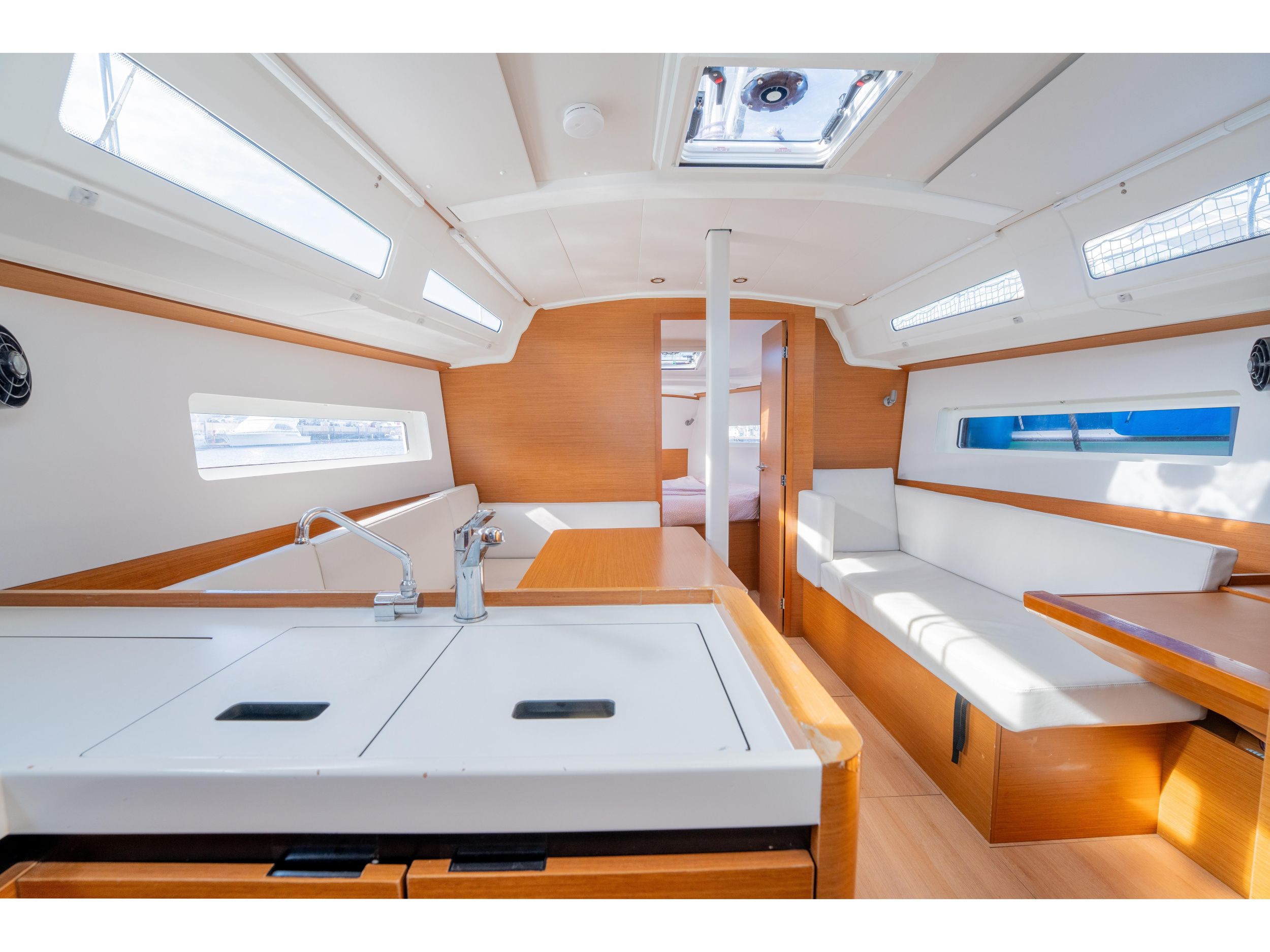 Sun Odyssey 380 — photo 6
