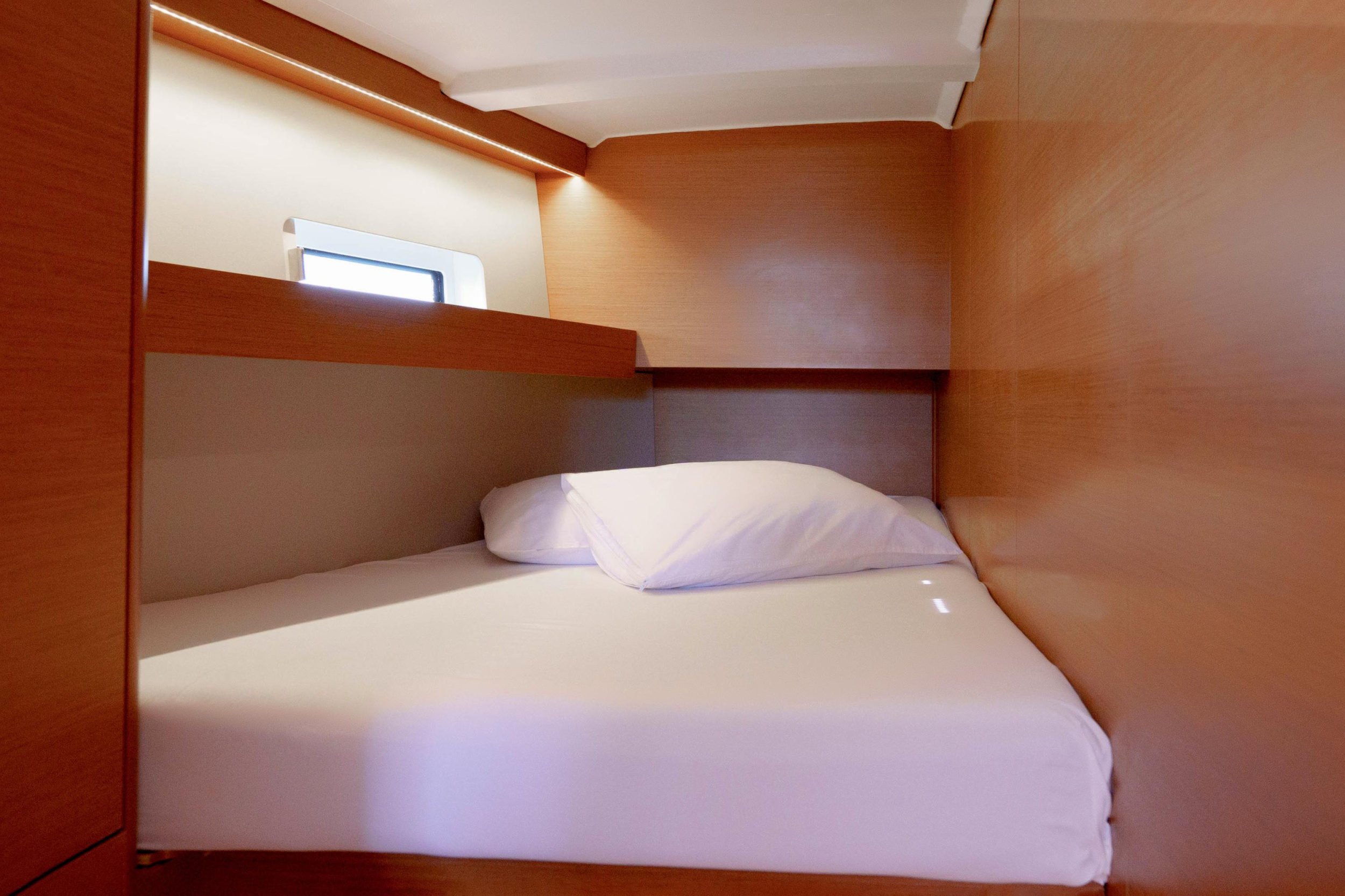 Sun Odyssey 490 — photo 6