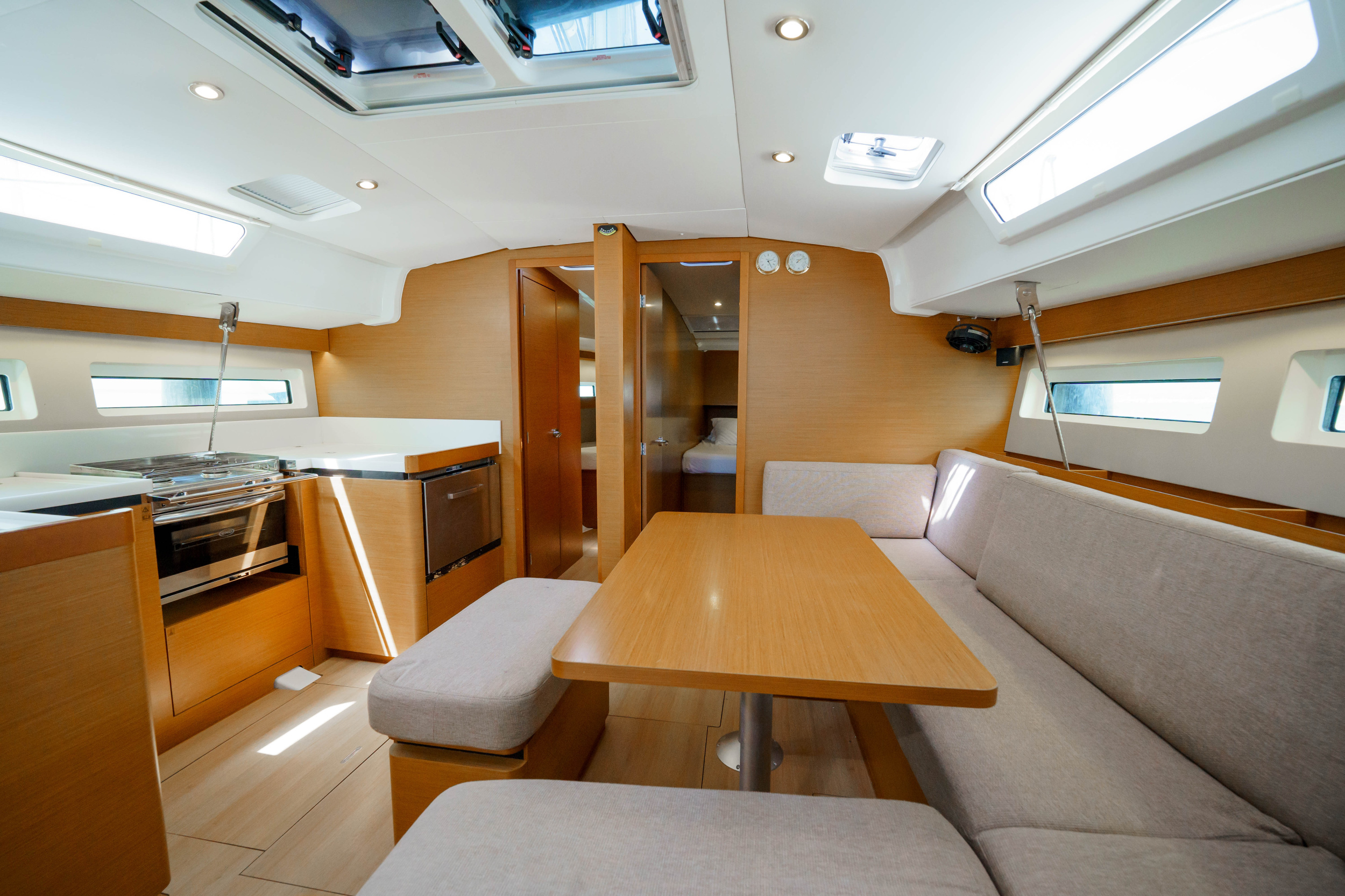 Sun Odyssey 490 — photo 2