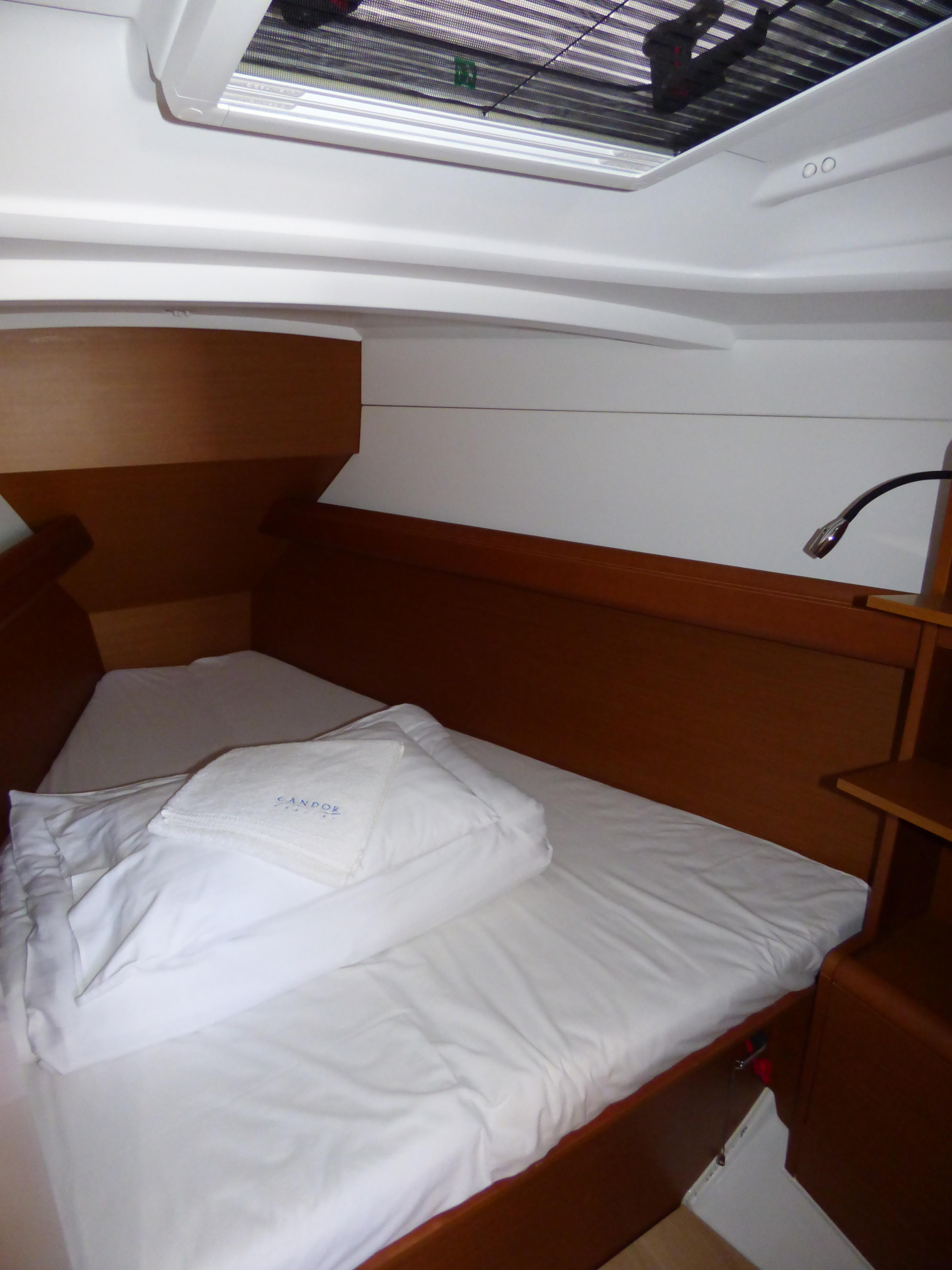 Sun Odyssey 389 — photo 11