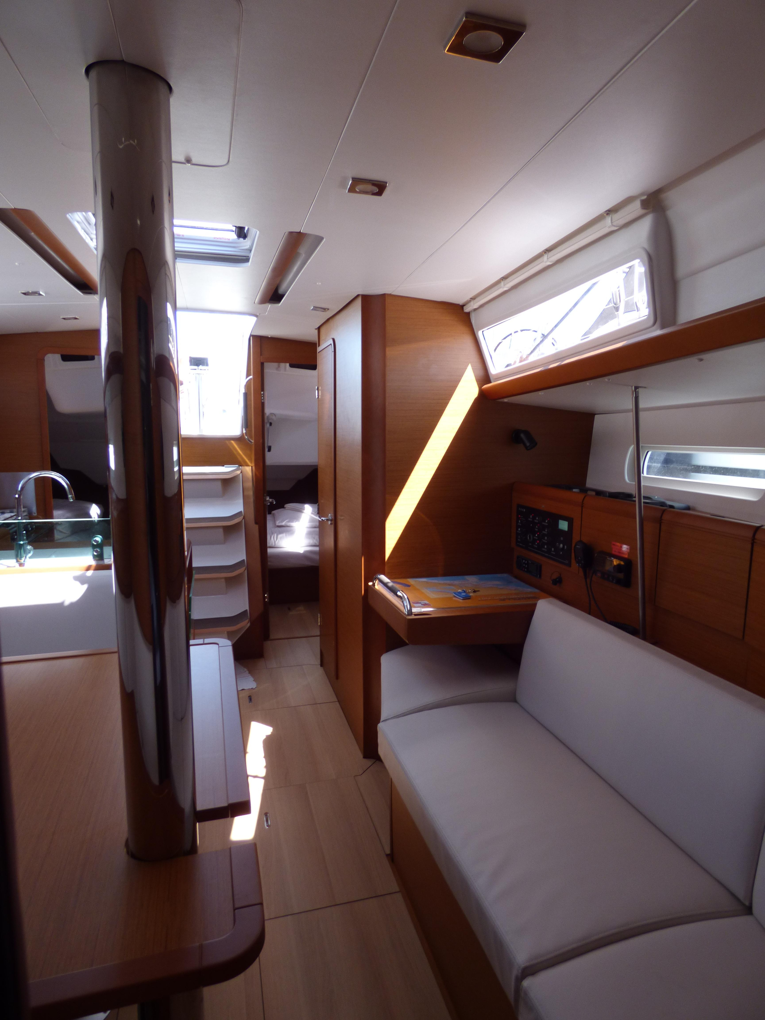 Sun Odyssey 389 — photo 7
