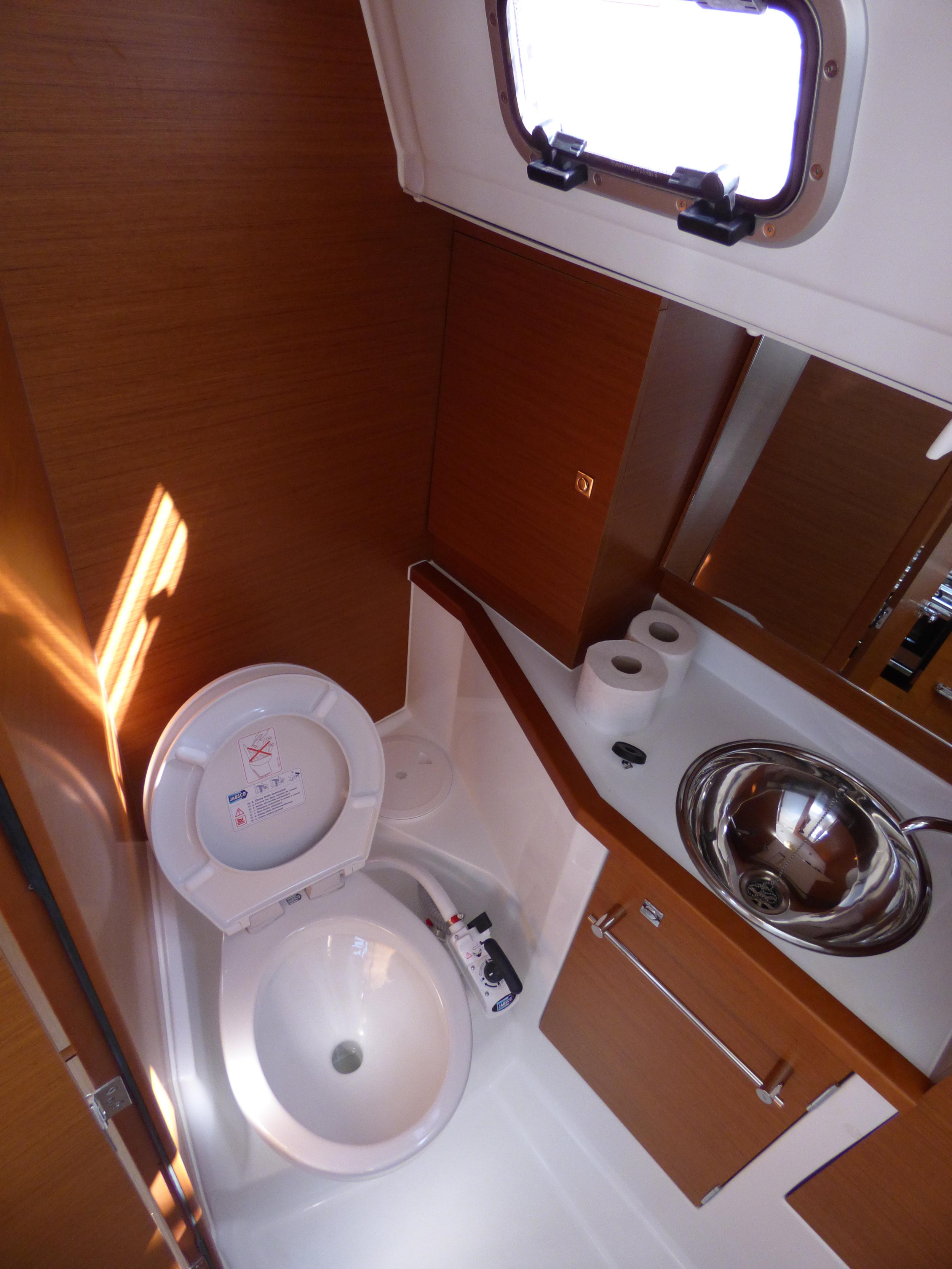 Sun Odyssey 389 — photo 24