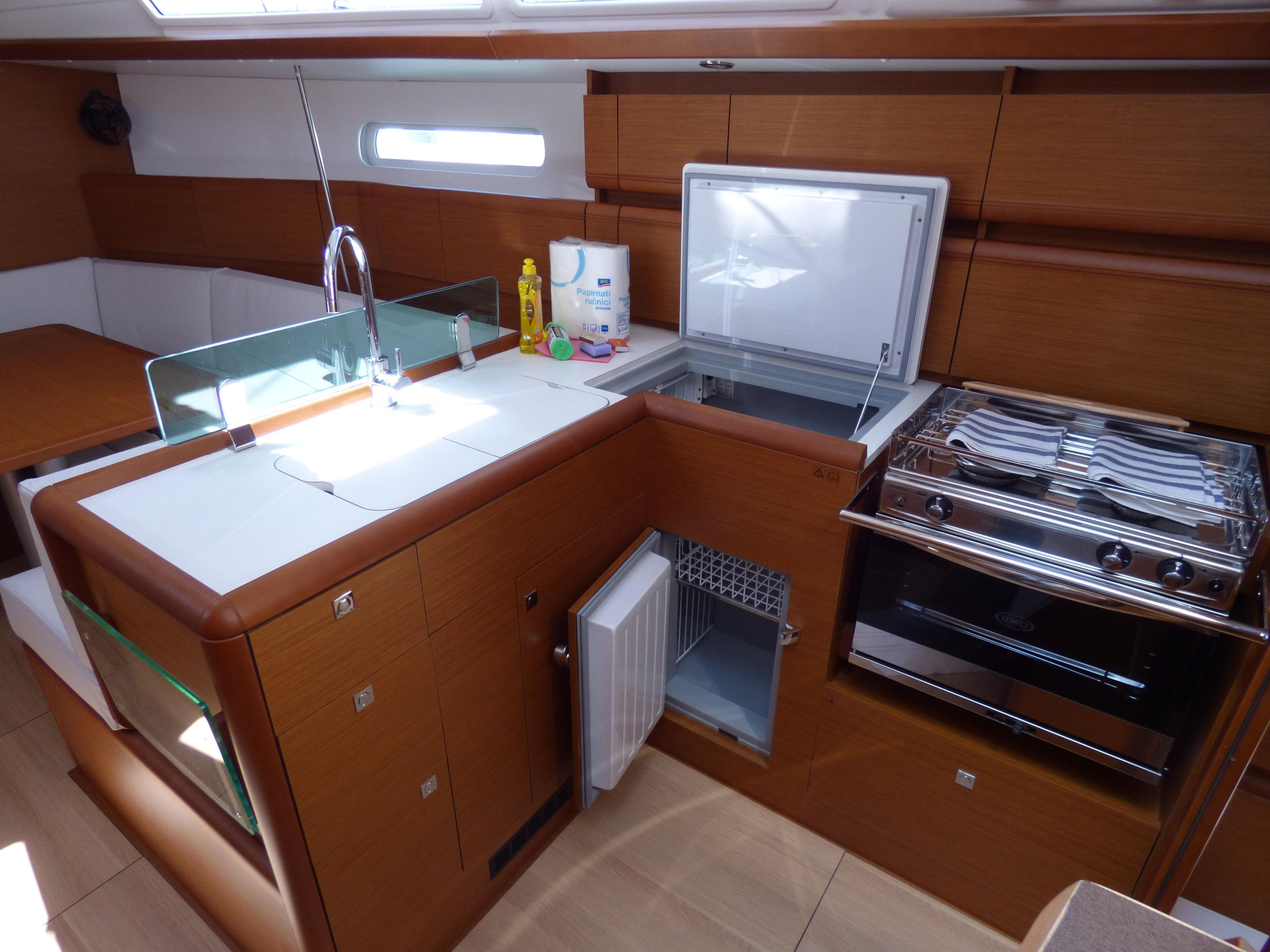 Sun Odyssey 389 — photo 15