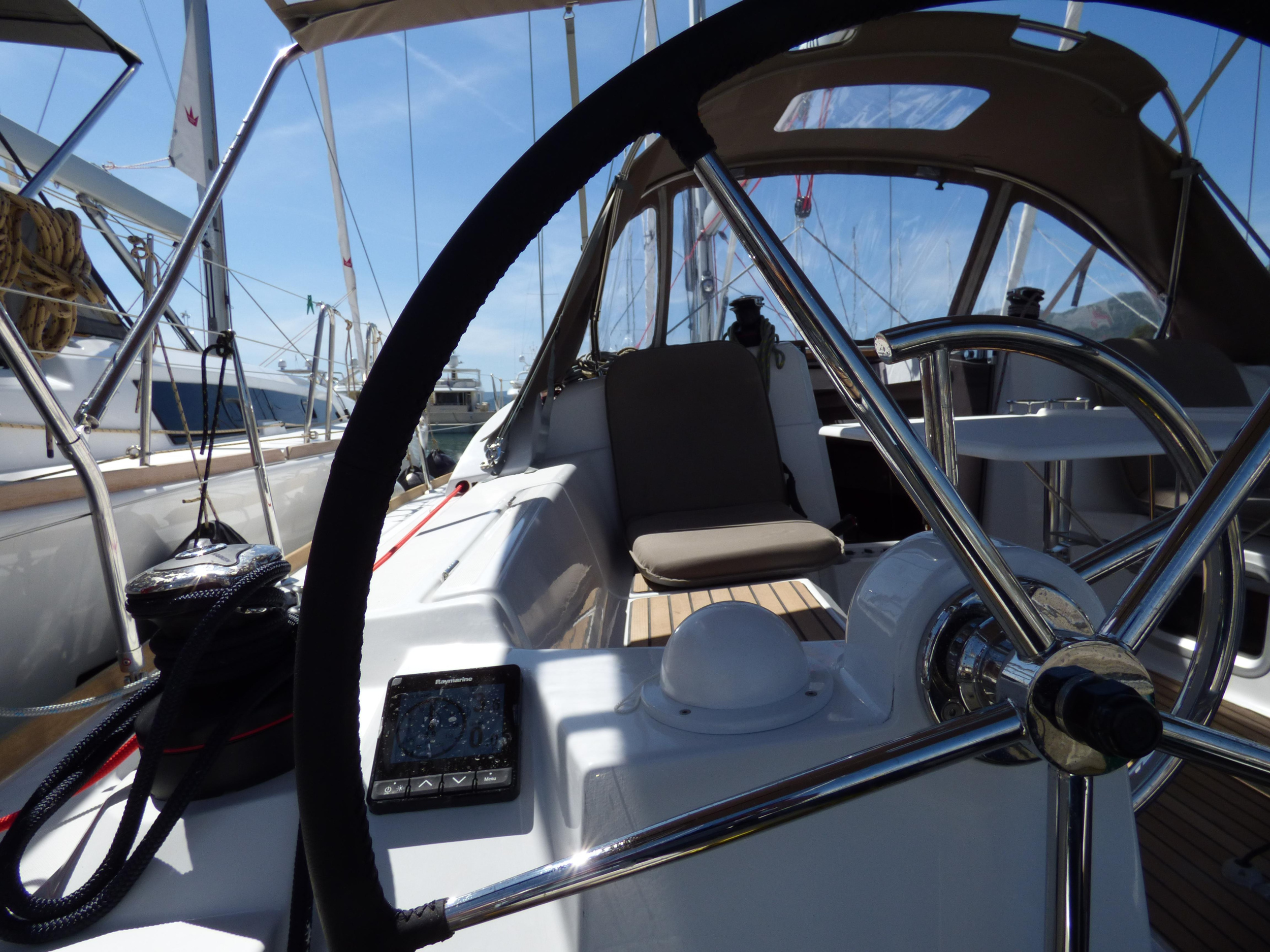 Sun Odyssey 389 — photo 23