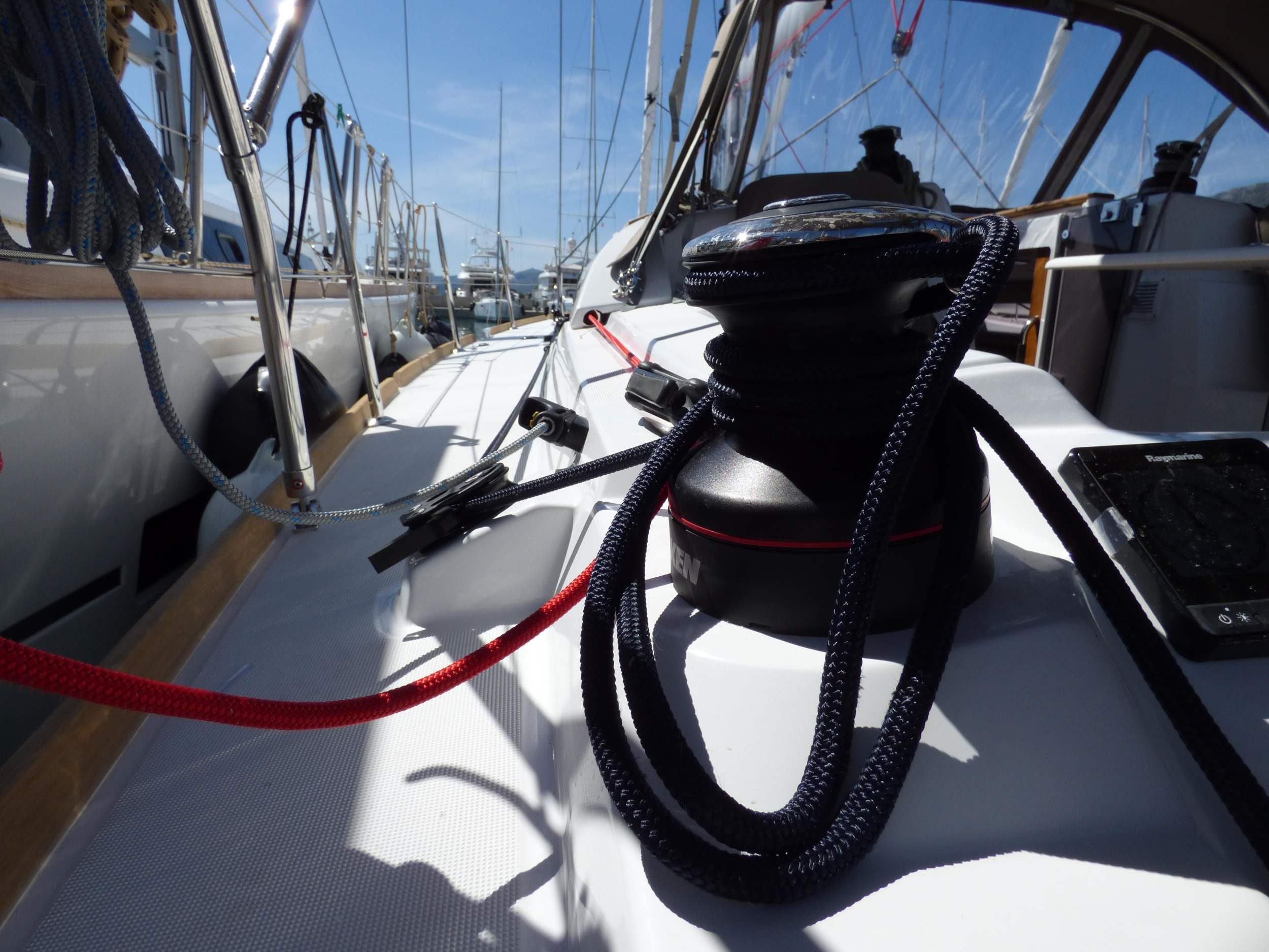 Sun Odyssey 389 — photo 20