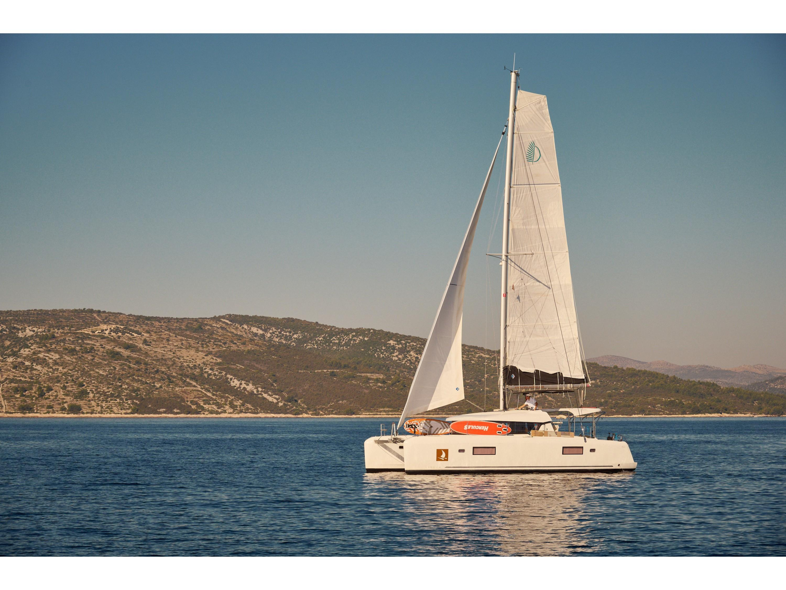Lagoon 42 — photo 1