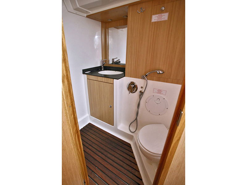 Bavaria 55 Cruiser — photo 3