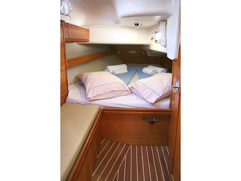 Bavaria 38 Cruiser — photo 2