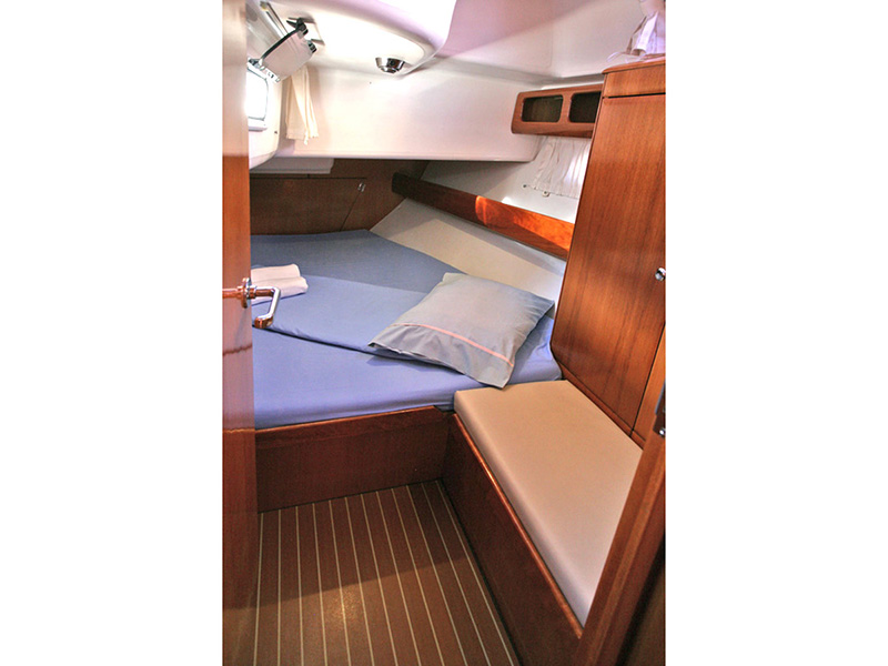 Bavaria 42 Cruiser — photo 6