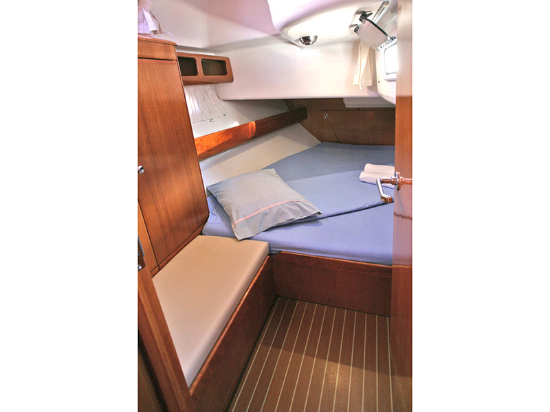 Bavaria 42 Cruiser — photo 16