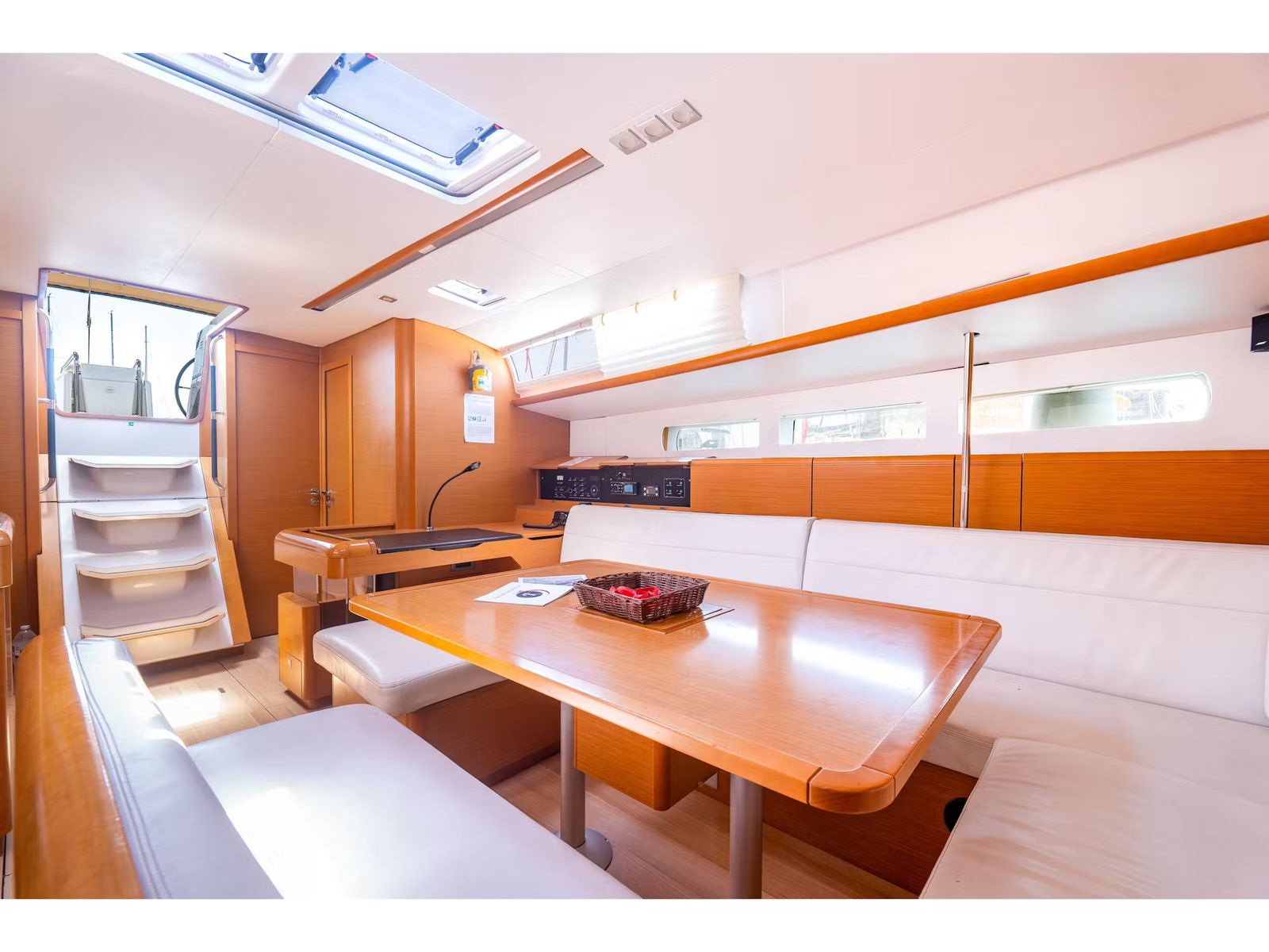 Sun Odyssey 440 — photo 7