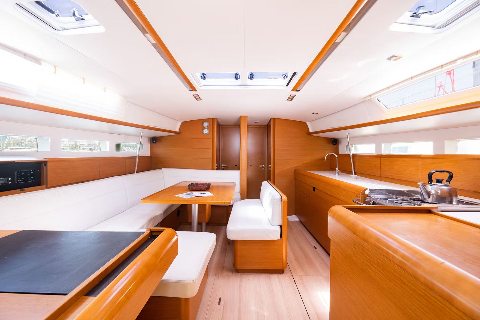 Sun Odyssey 440 — photo 9