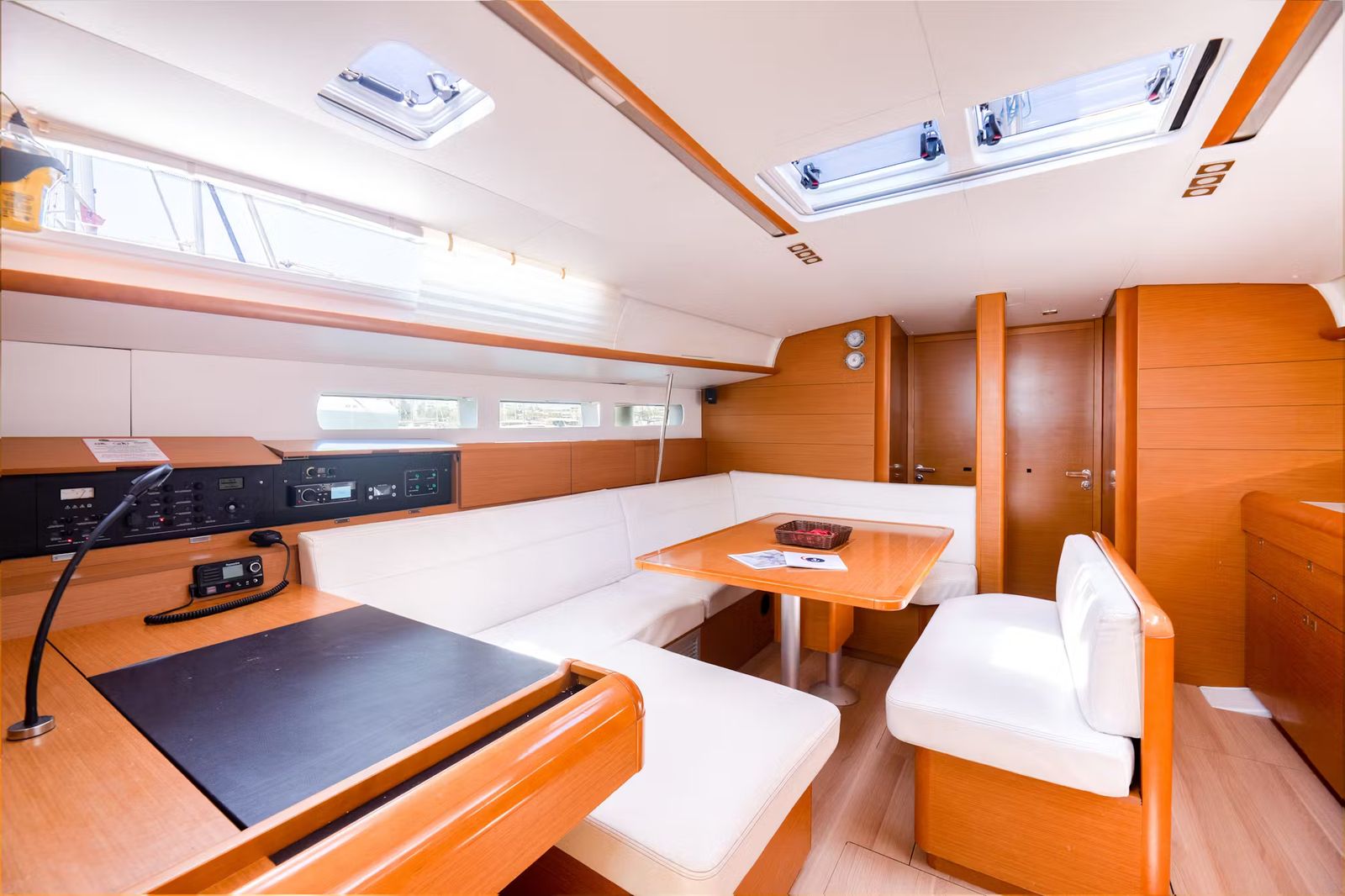 Sun Odyssey 440 — photo 14