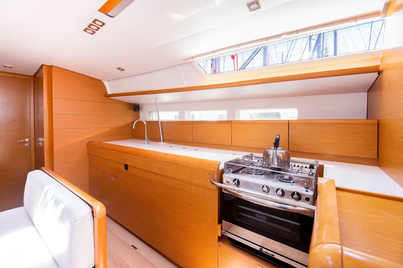 Sun Odyssey 440 — photo 11