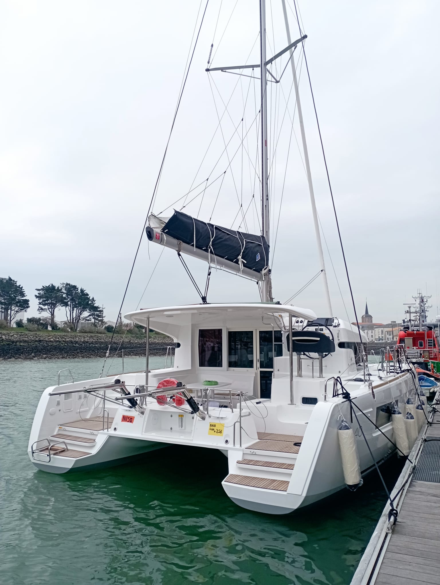 Lagoon 40 — photo 12