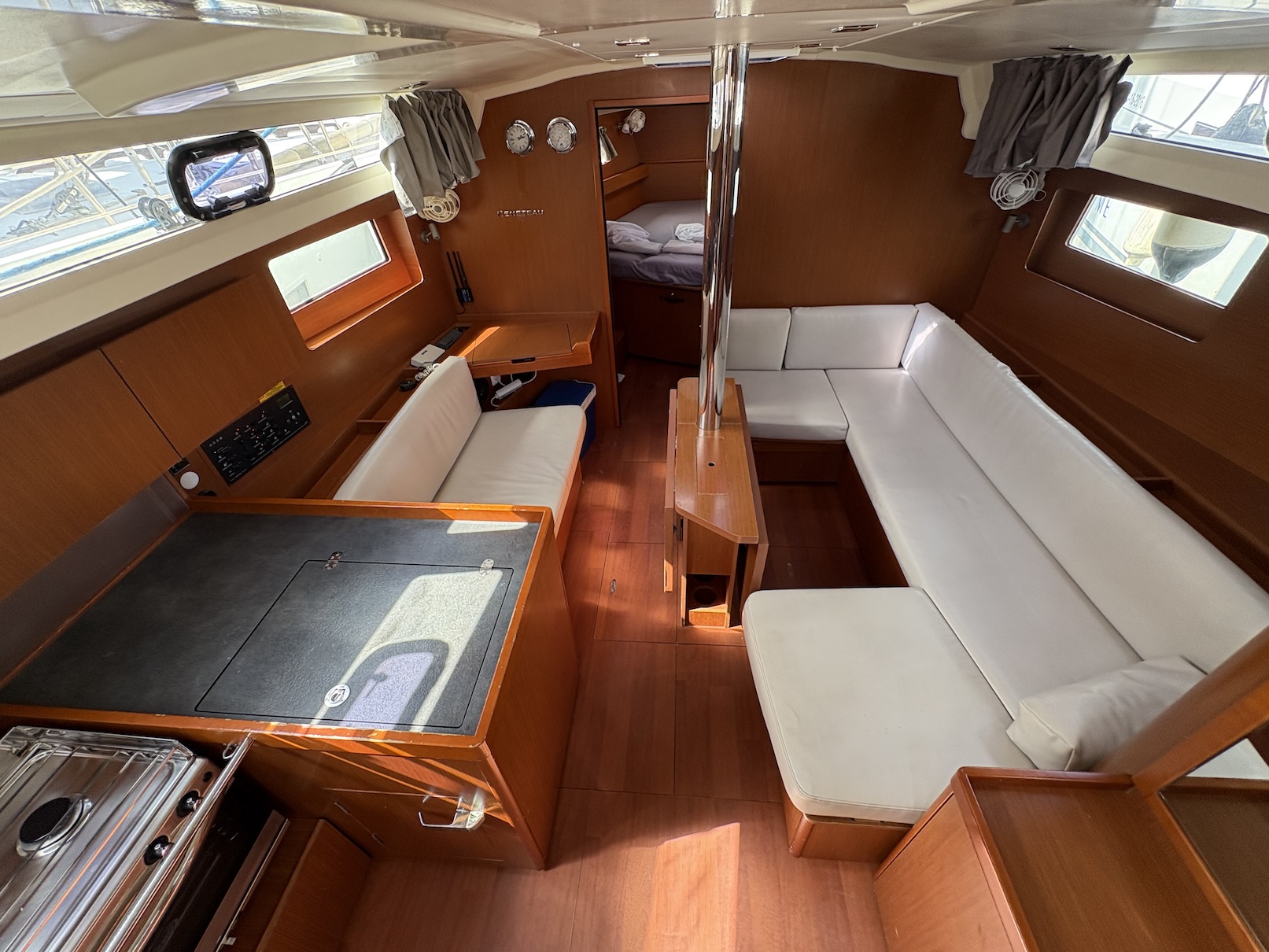 Oceanis 41.1 — photo 10