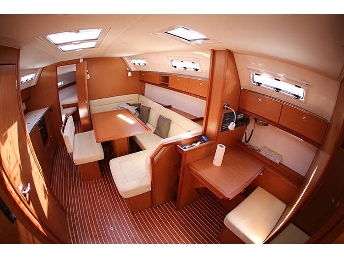 Bavaria Cruiser 40 — photo 9