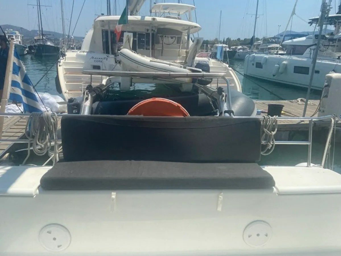 Lagoon 40 — photo 12